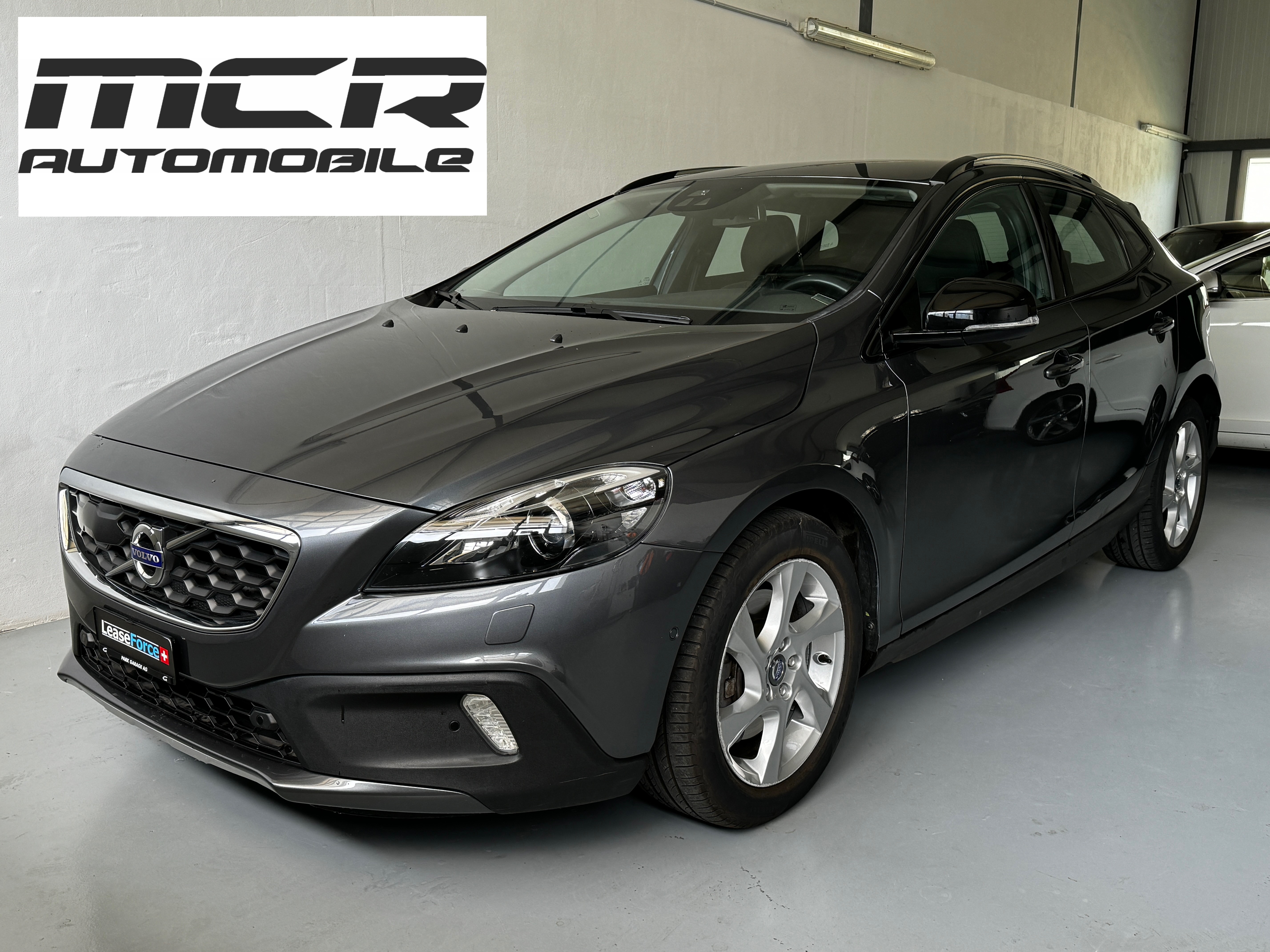 VOLVO V40 Cross Country T4 2.0 AWD Summum Geartronic