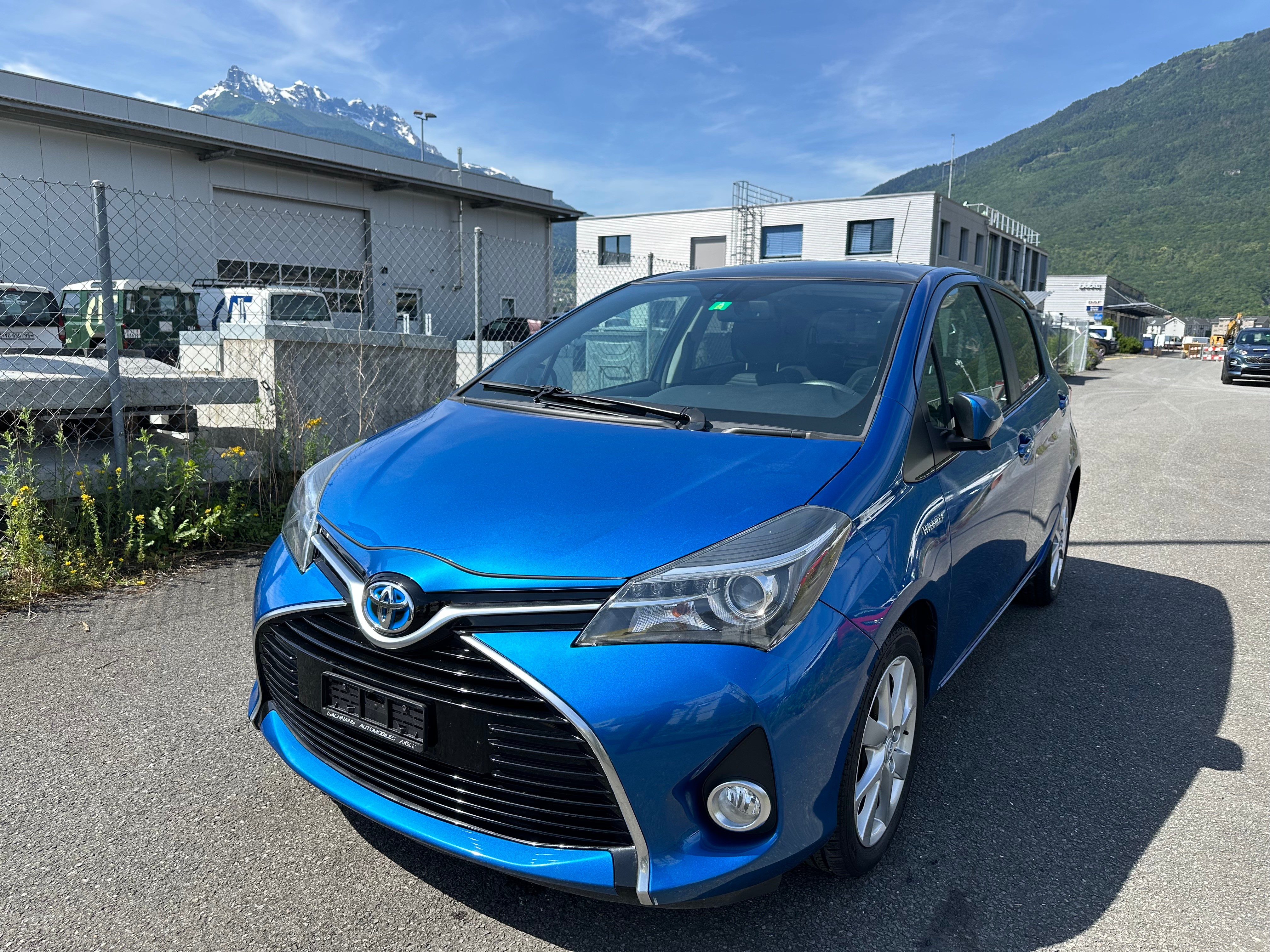 TOYOTA Yaris 1.5 VVT-i Hybrid Sol Premium e-CVT