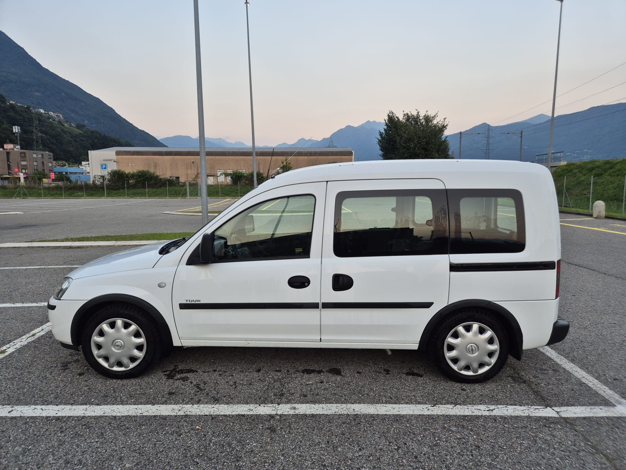 OPEL Combo 1.6 CNG (Essentia)