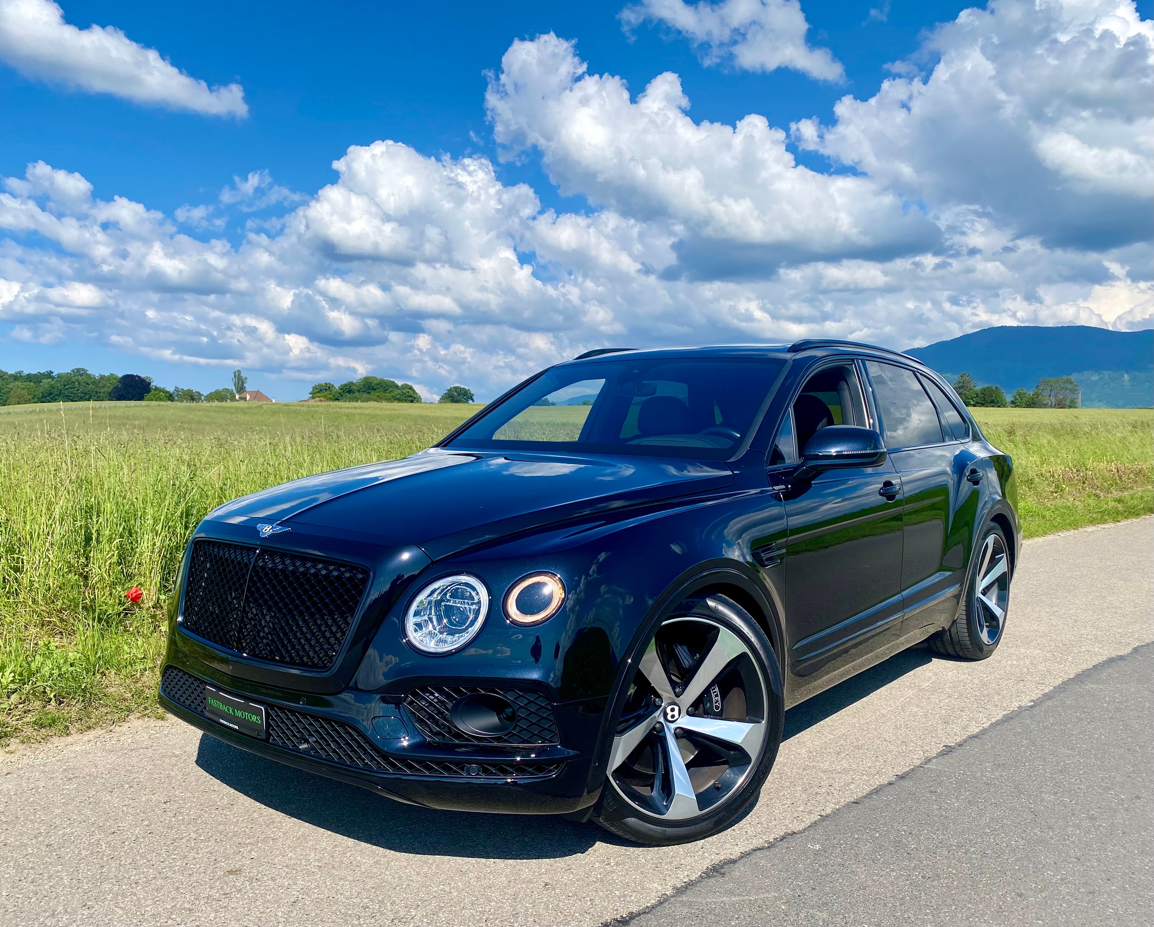 BENTLEY Bentayga V8