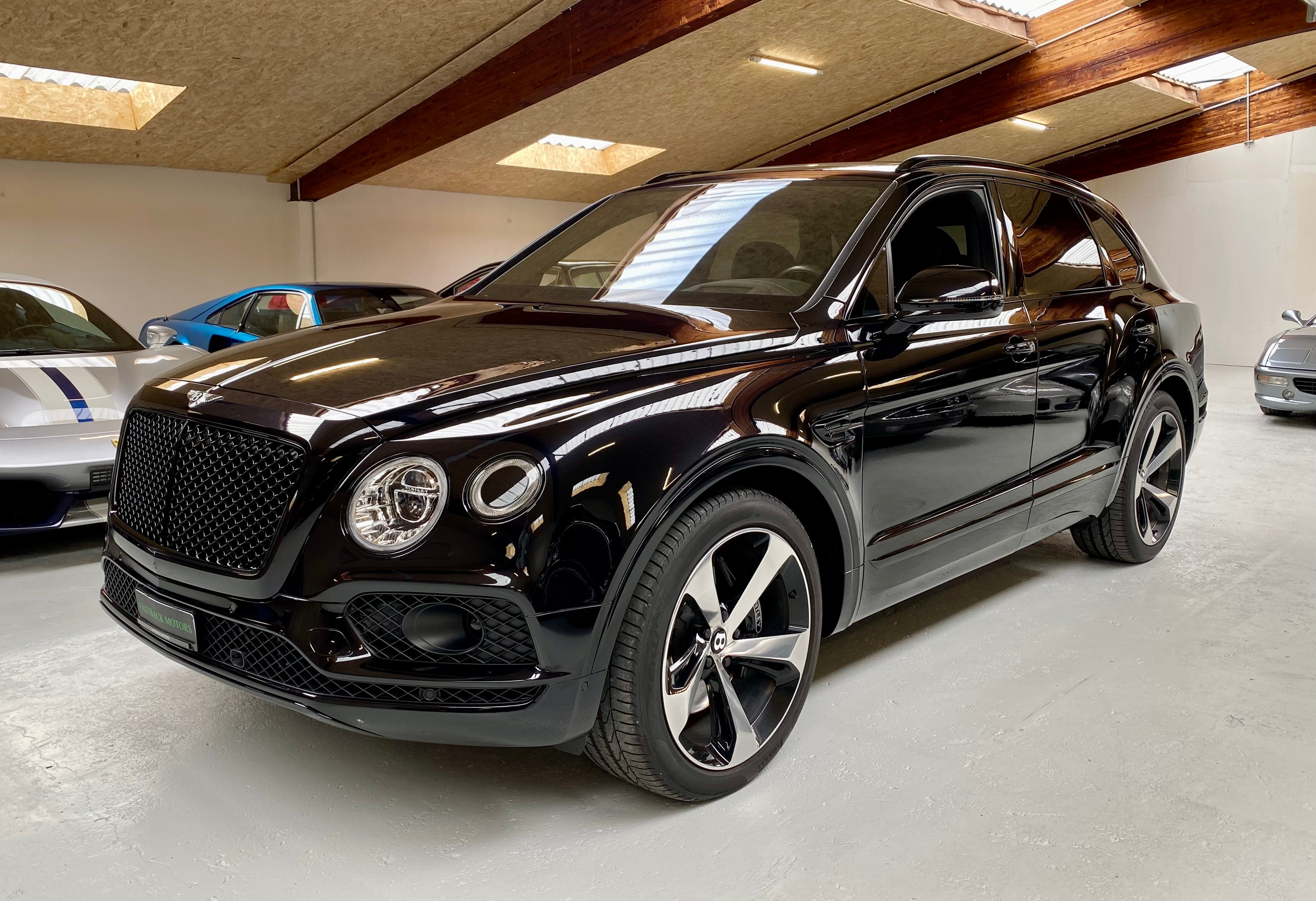 BENTLEY Bentayga V8