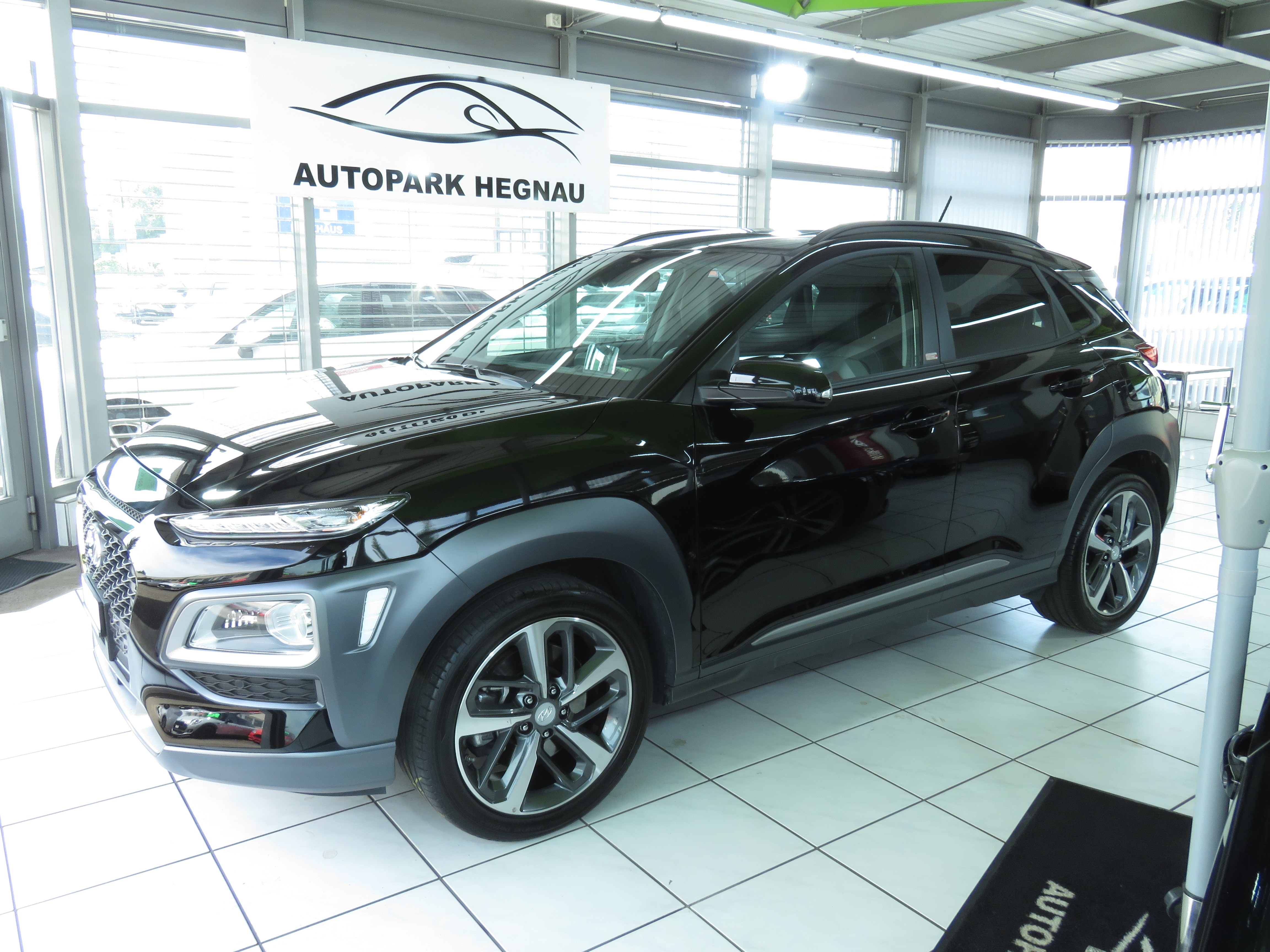 HYUNDAI Kona 1.6 T-GDi Launch Plus 4WD DCT