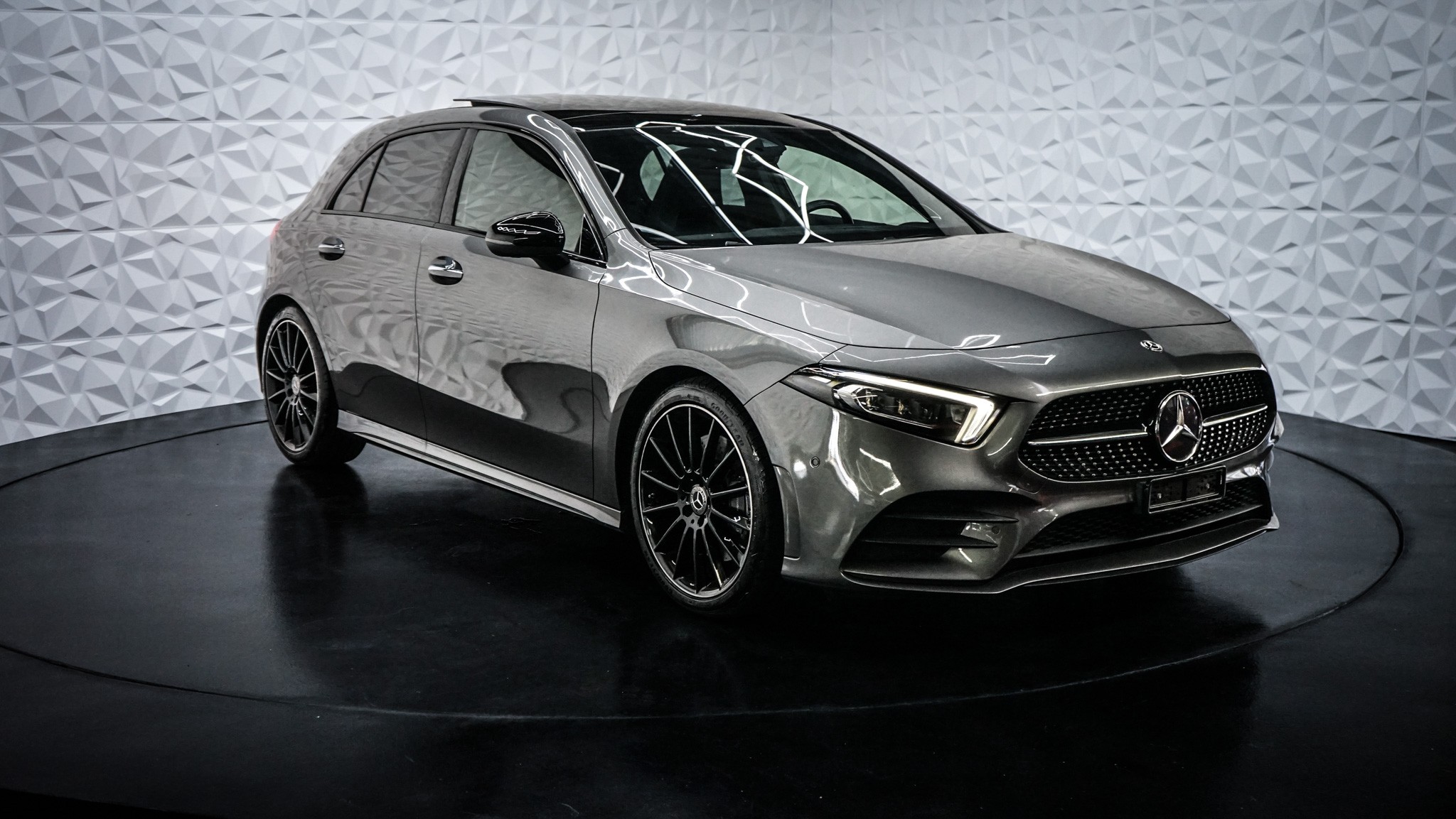 MERCEDES-BENZ A 250 AMG Line 7G-DCT