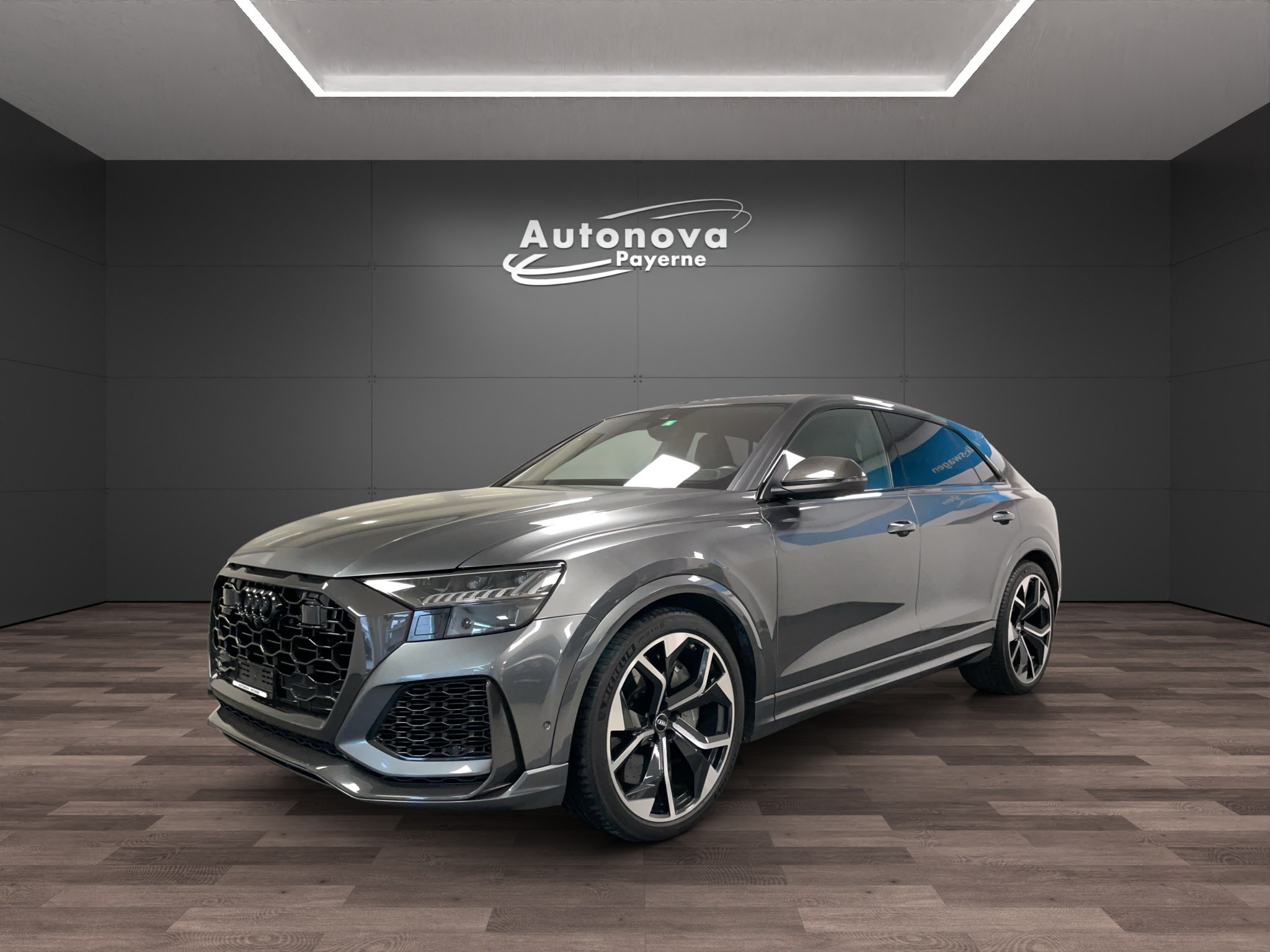 AUDI RSQ8 quattro tiptronic