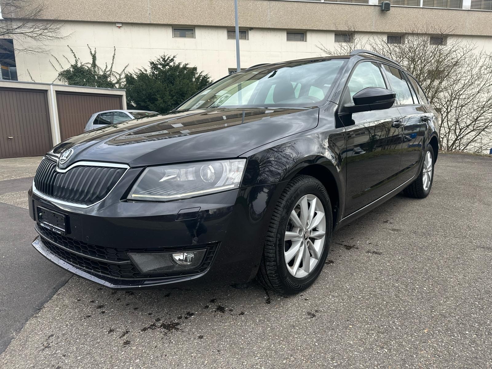 SKODA Octavia Combi 2.0 TDI Elegance 4x4