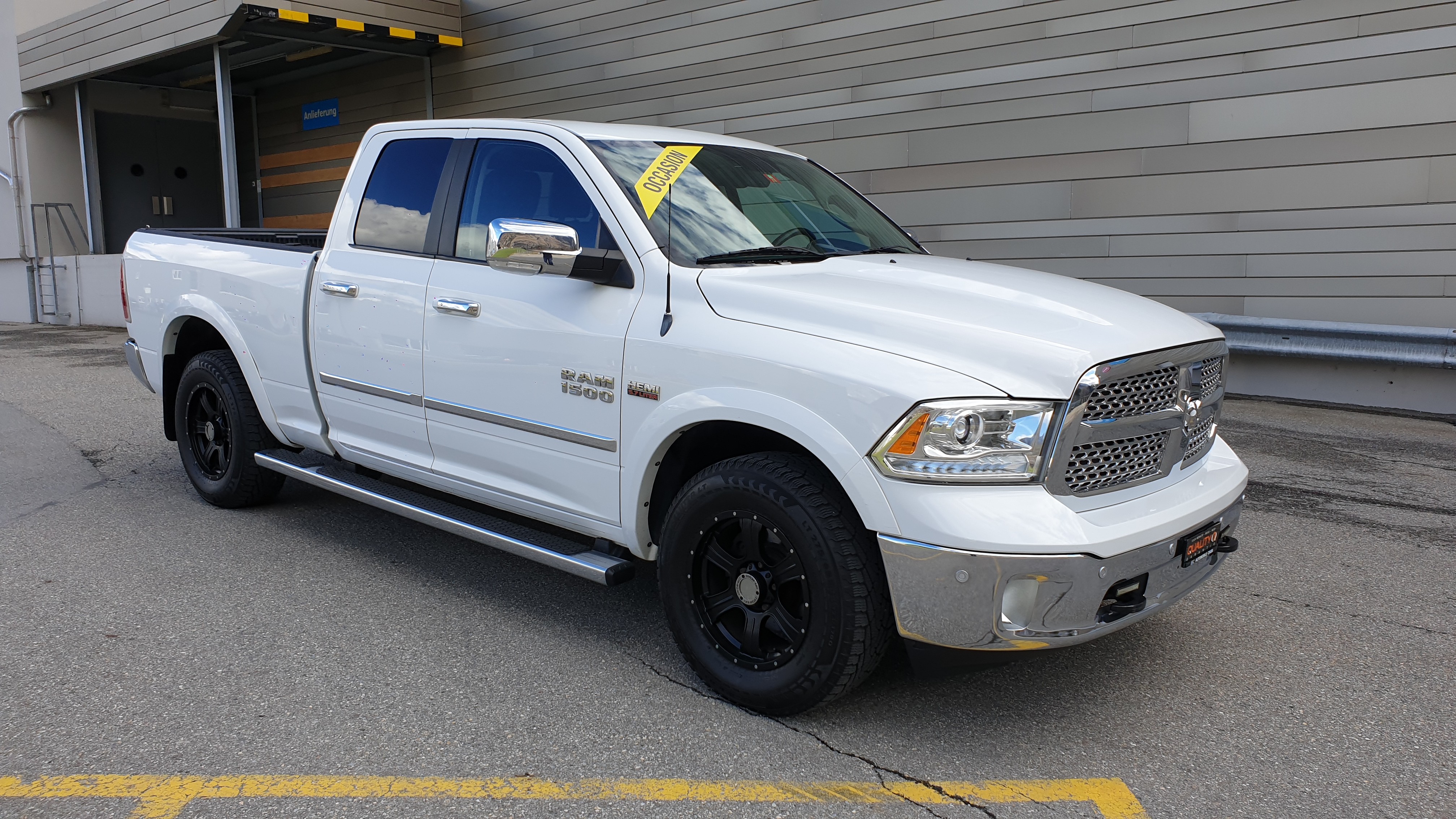 DODGE 1500 CrewCab HEMI Laramie 5.7 V8