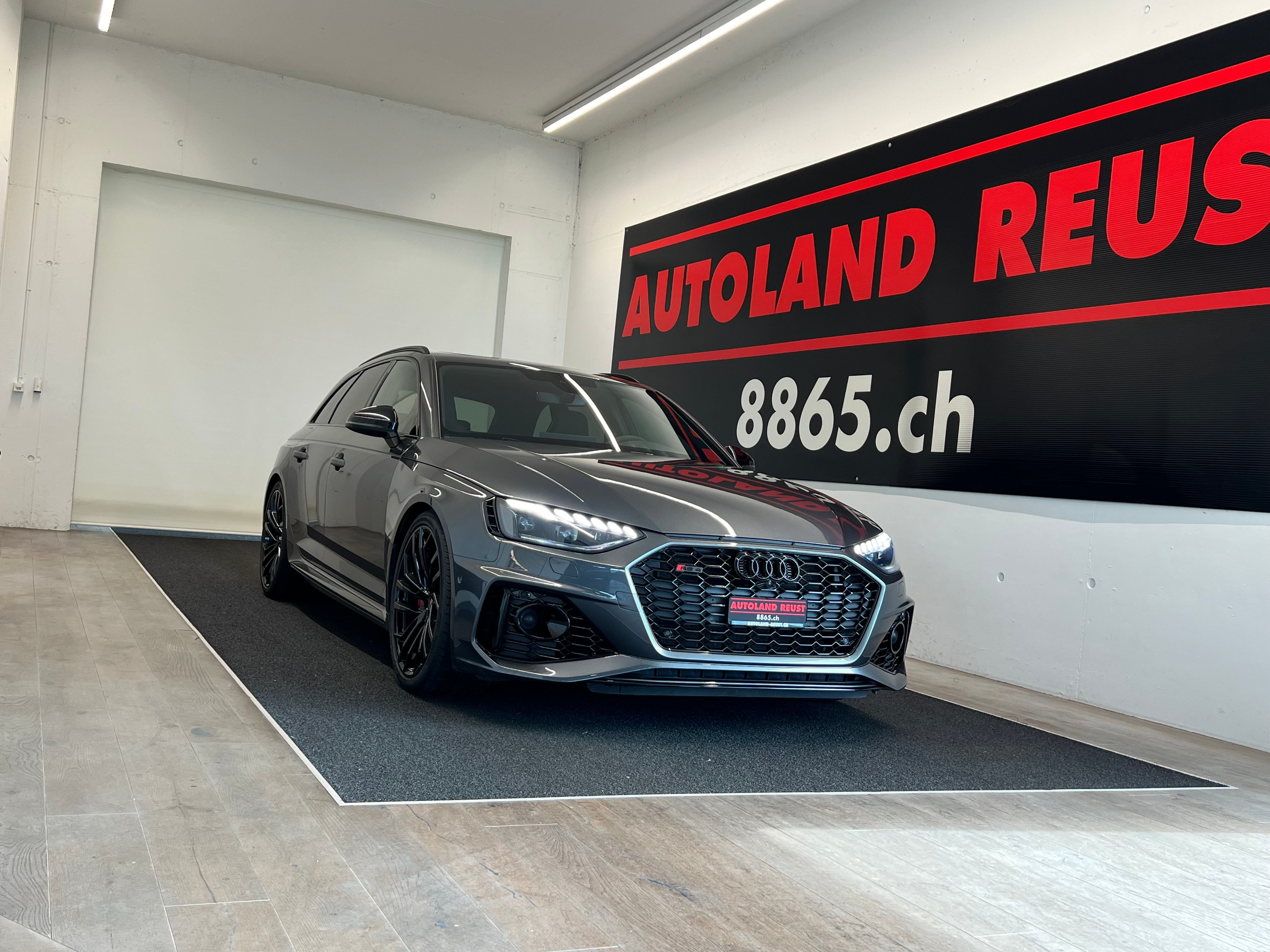 AUDI RS4 Avant quattro tiptronic