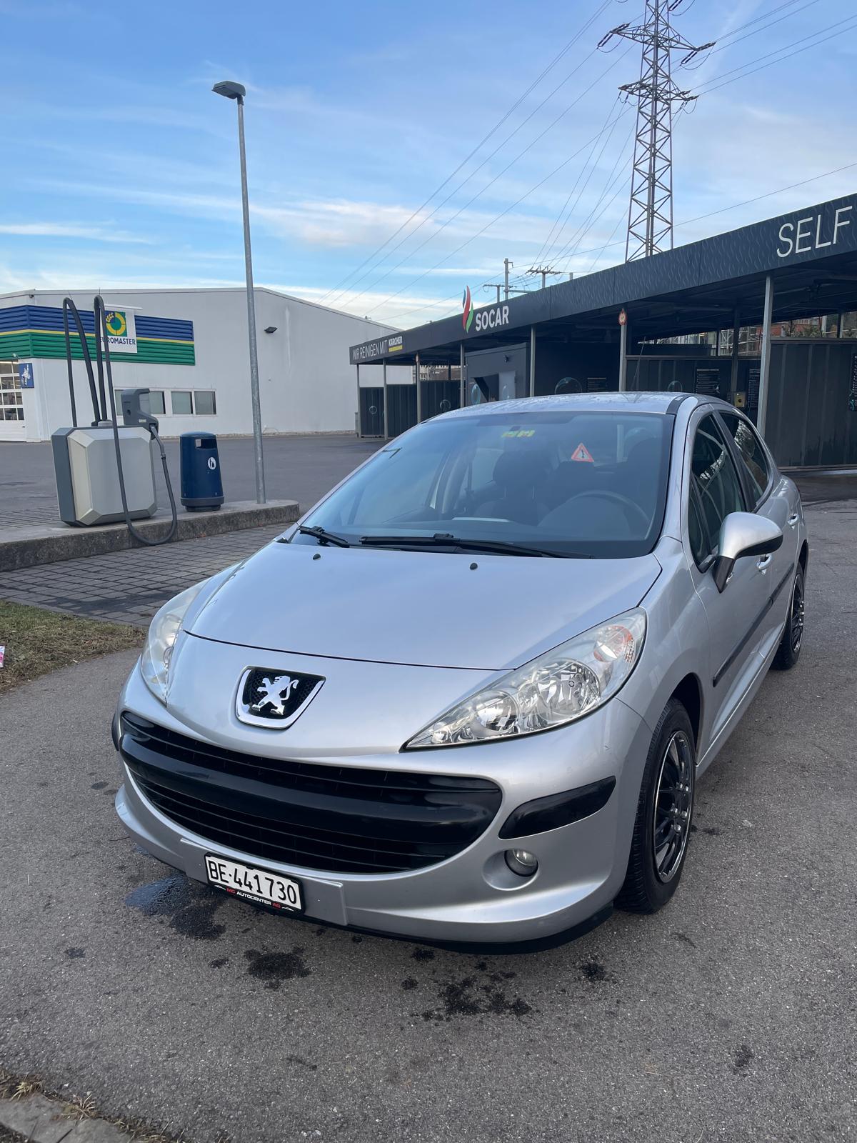 PEUGEOT 207 1.4 16V Trendy