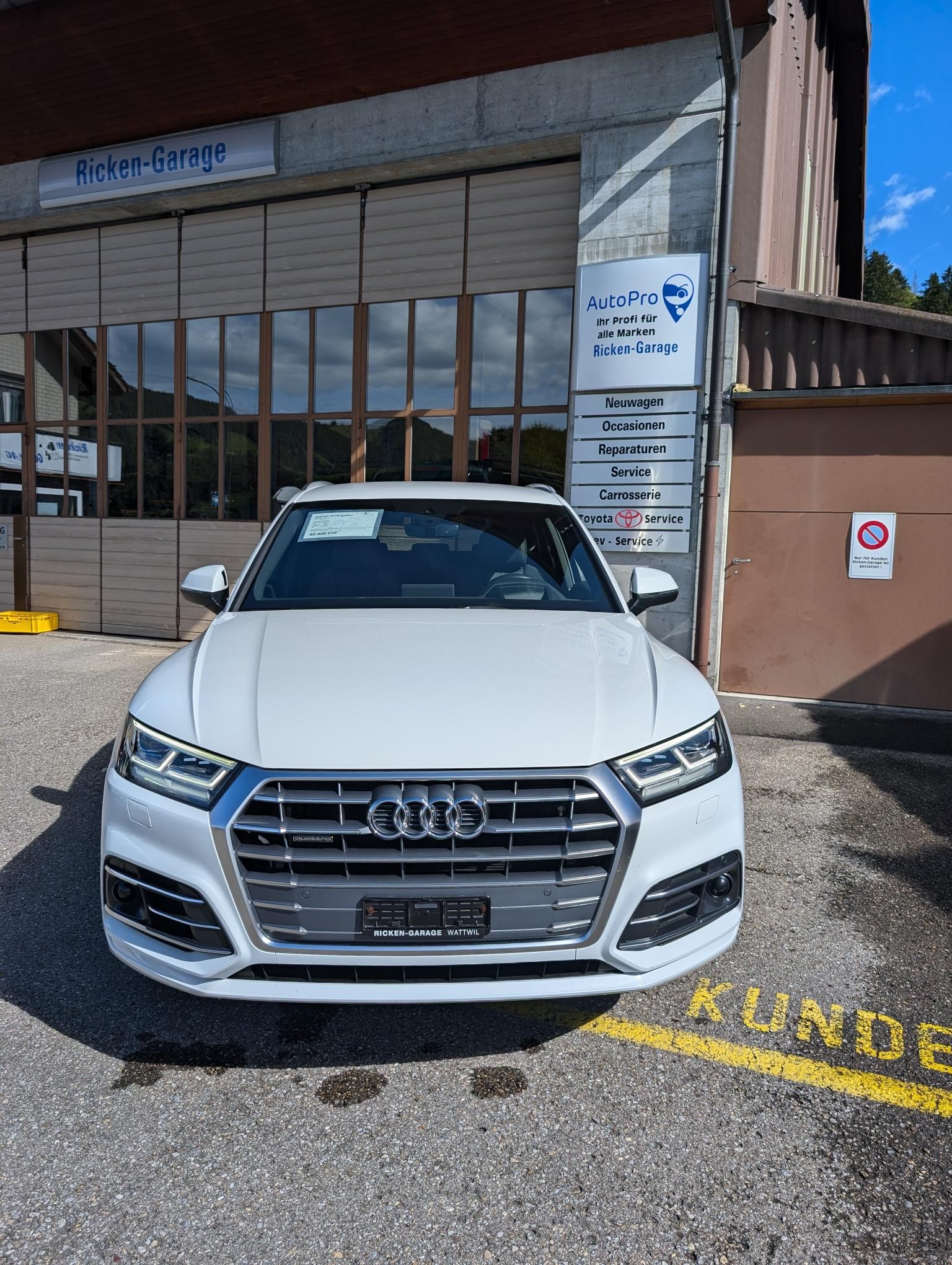 AUDI Q5 40 TDI quattro S-tronic S-Line *Anhängerkupplung, 8-fach, Head-up, Rückfahrkam., Parksens., Sitzheizung, Verkehrsschilde