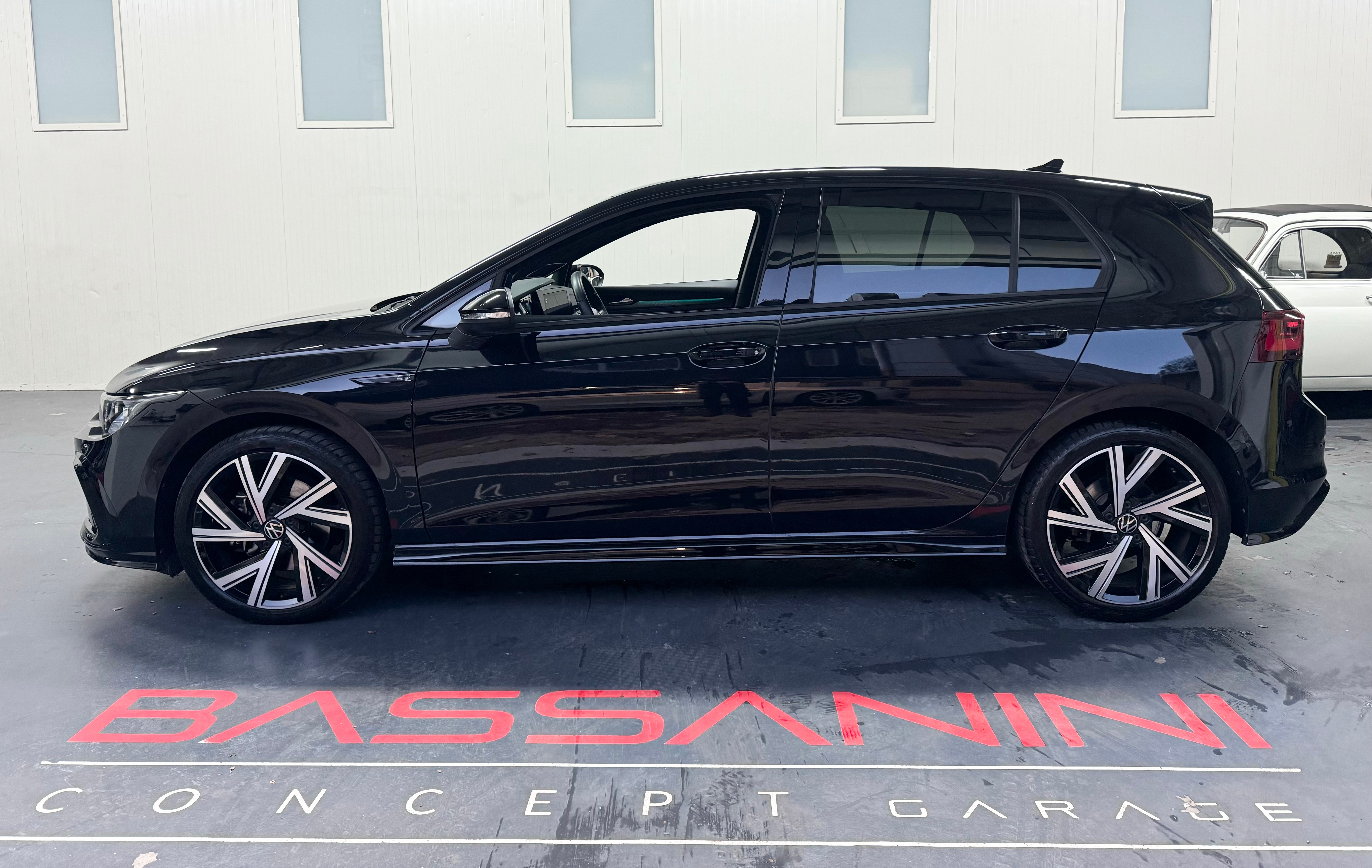 VW Golf 2.0 TSI R-Line DSG 4 Motion ## Auto-CH