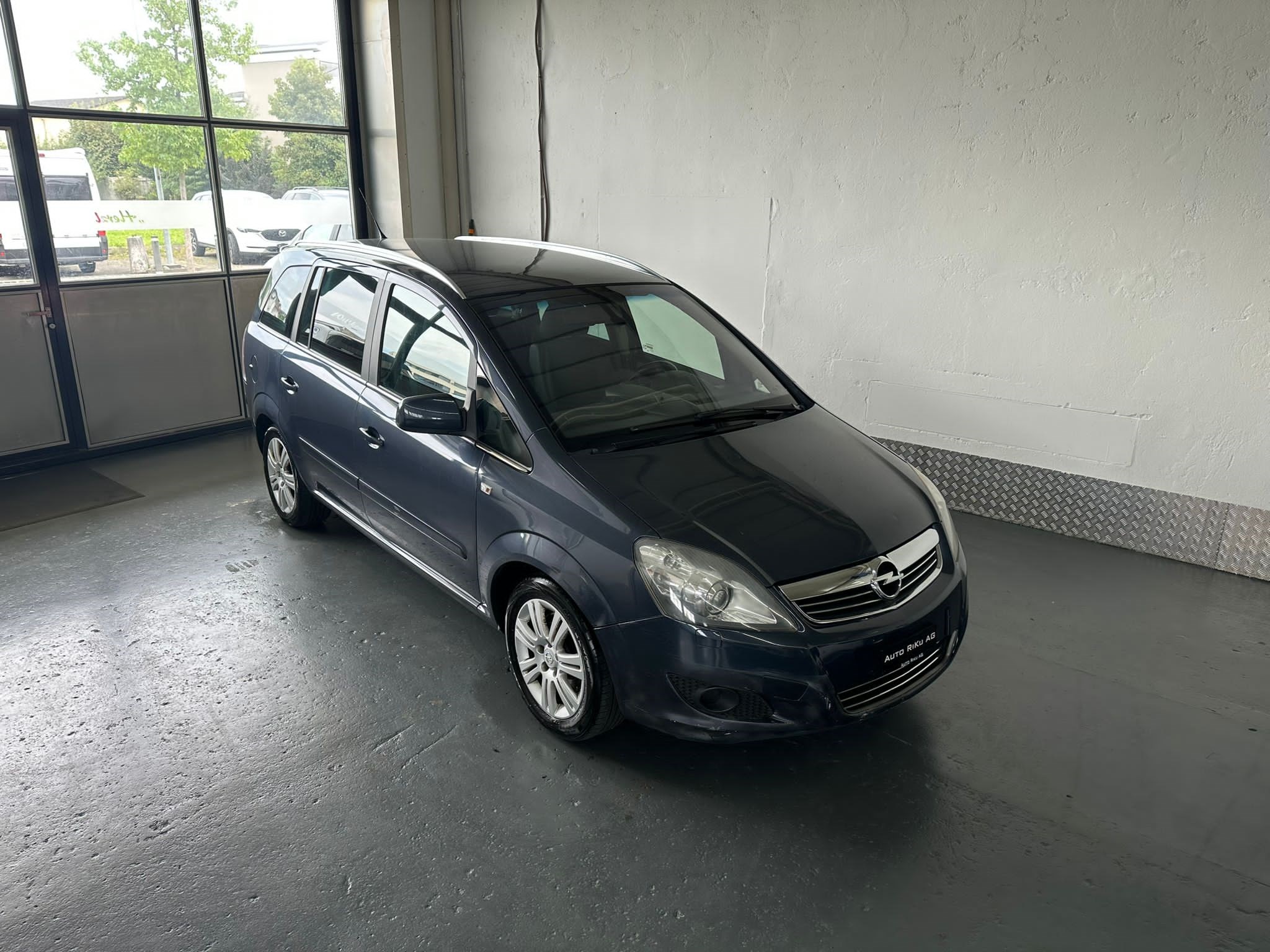 OPEL Zafira 2.2i 16V Enjoy Automatic