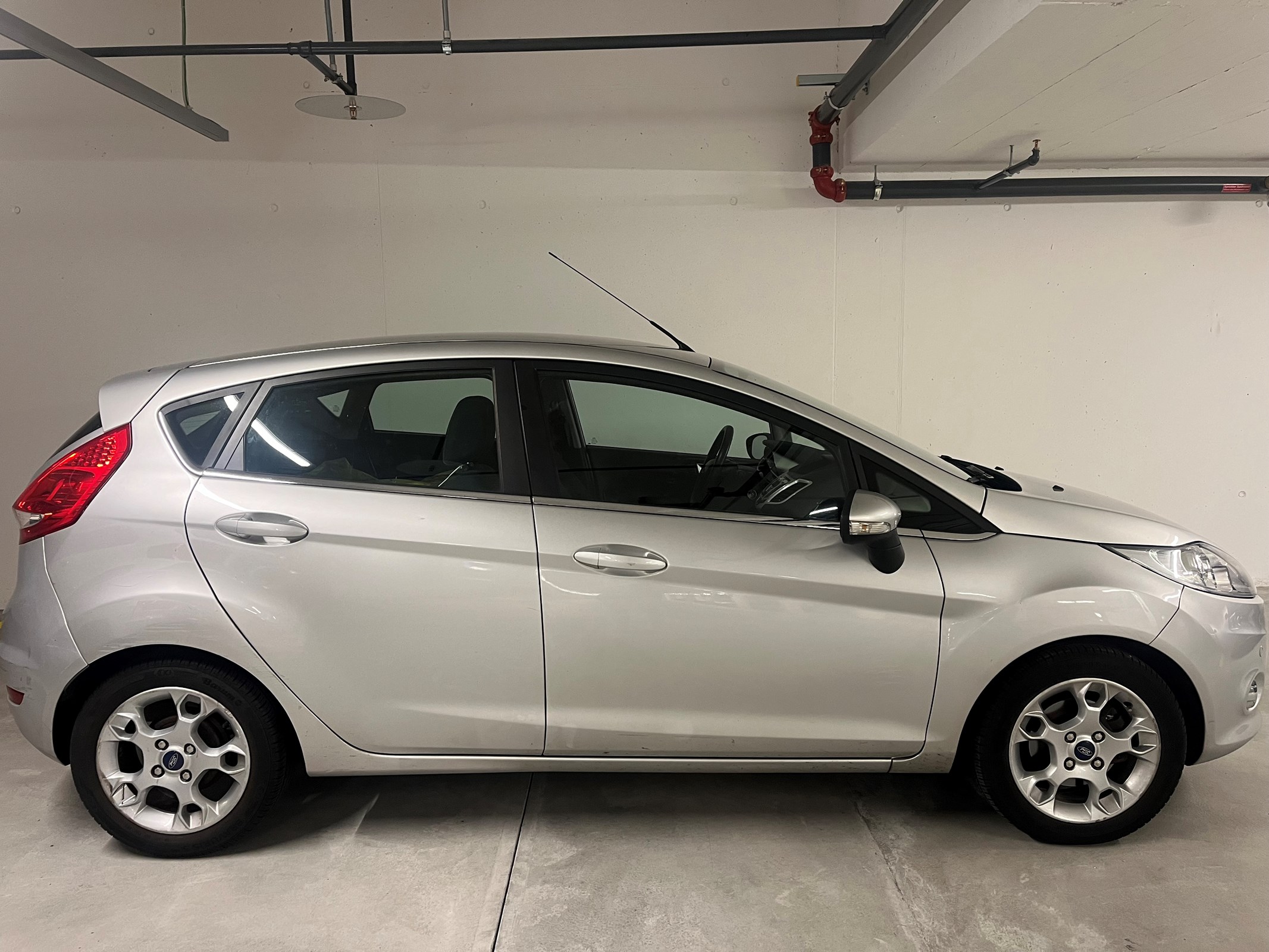 FORD Fiesta 1.4 16V Titanium Automatic