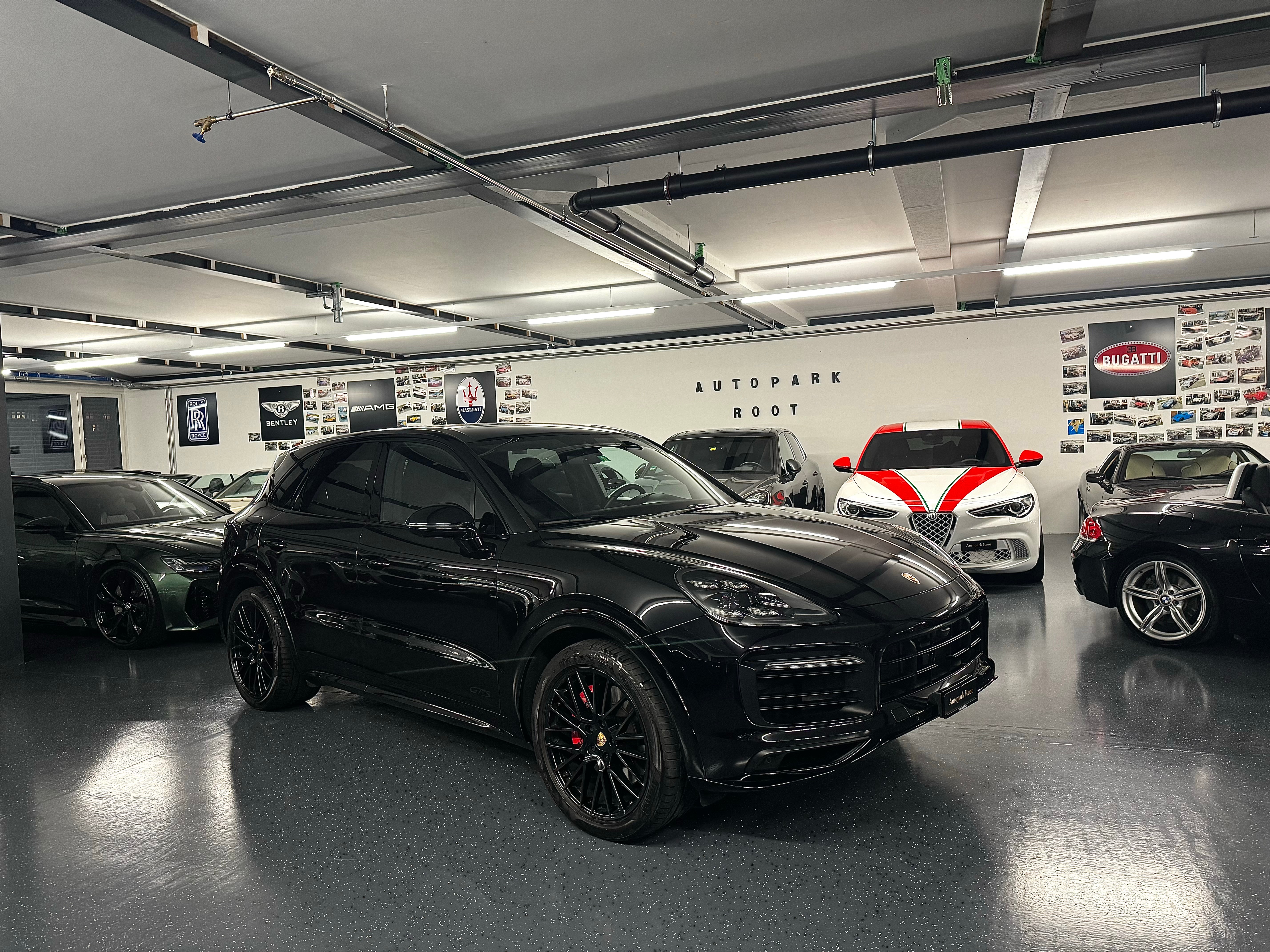 PORSCHE Cayenne GTS Black Edition