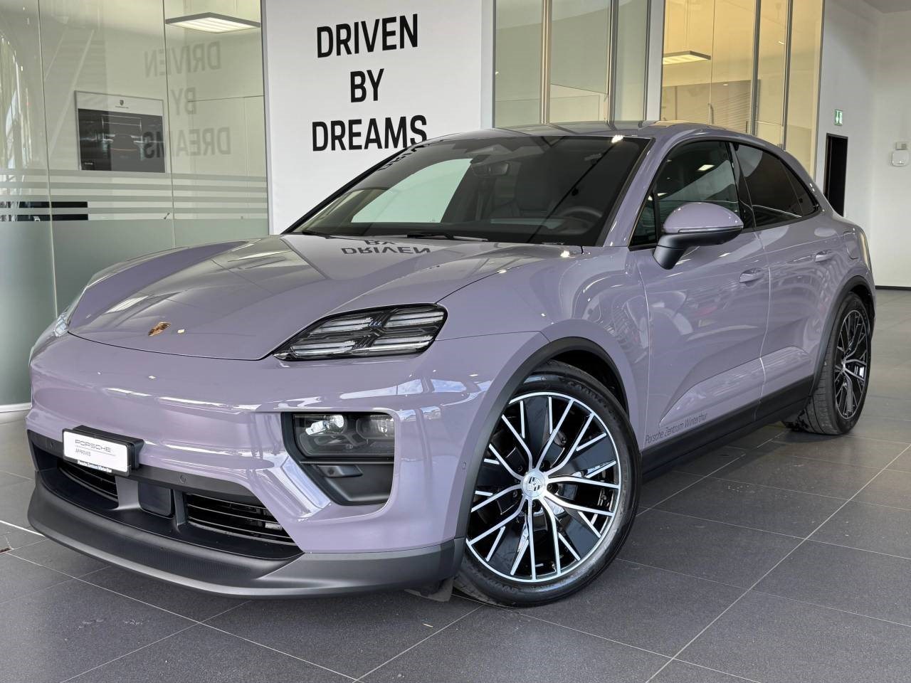 PORSCHE MACAN 4