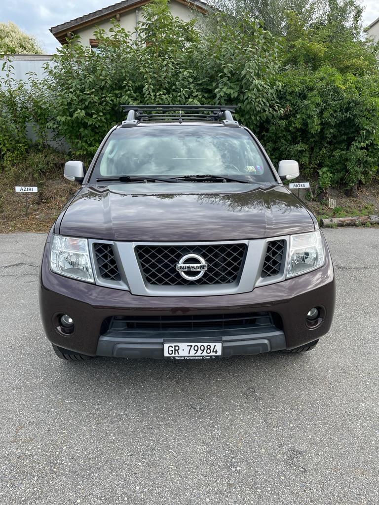 NISSAN Navara Double Cab SE 2.5 dCi 4WD