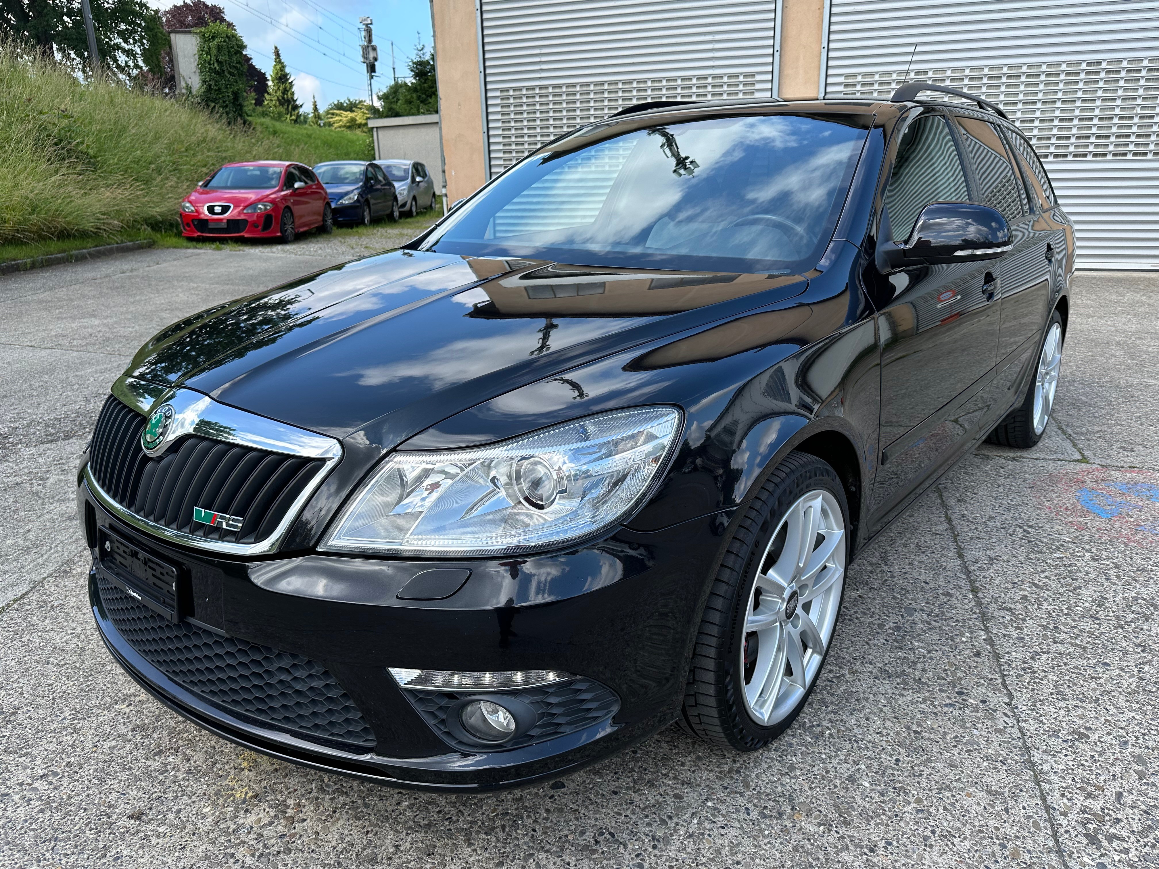 SKODA Octavia Combi 2.0 TDI RS DSG