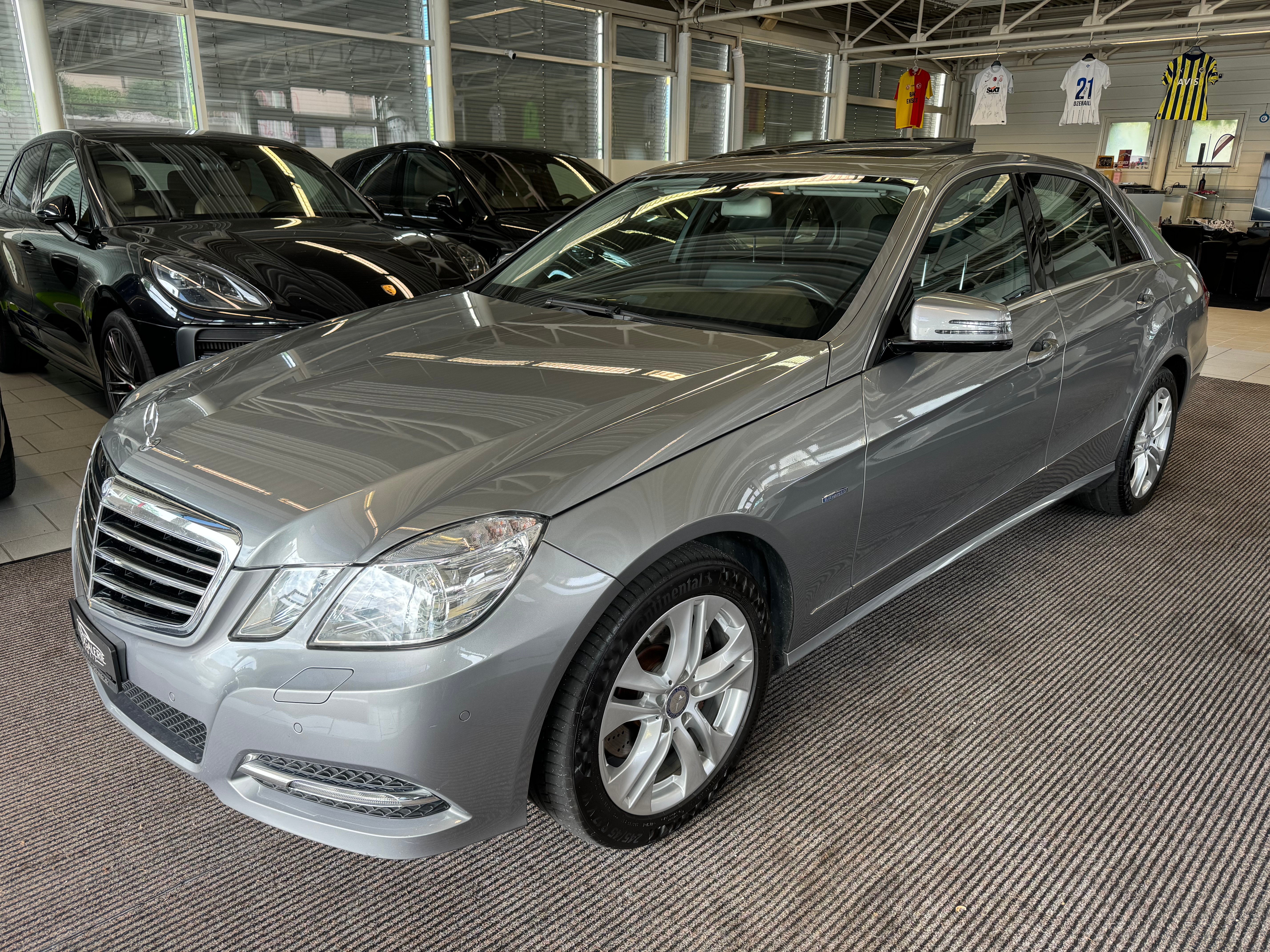 MERCEDES-BENZ E 350 CDI BlueEff. Avantgarde 4Matic 7G-Tronic | CH Fahrzeug | Klima-Sitze | Schiebedach | 8fach |