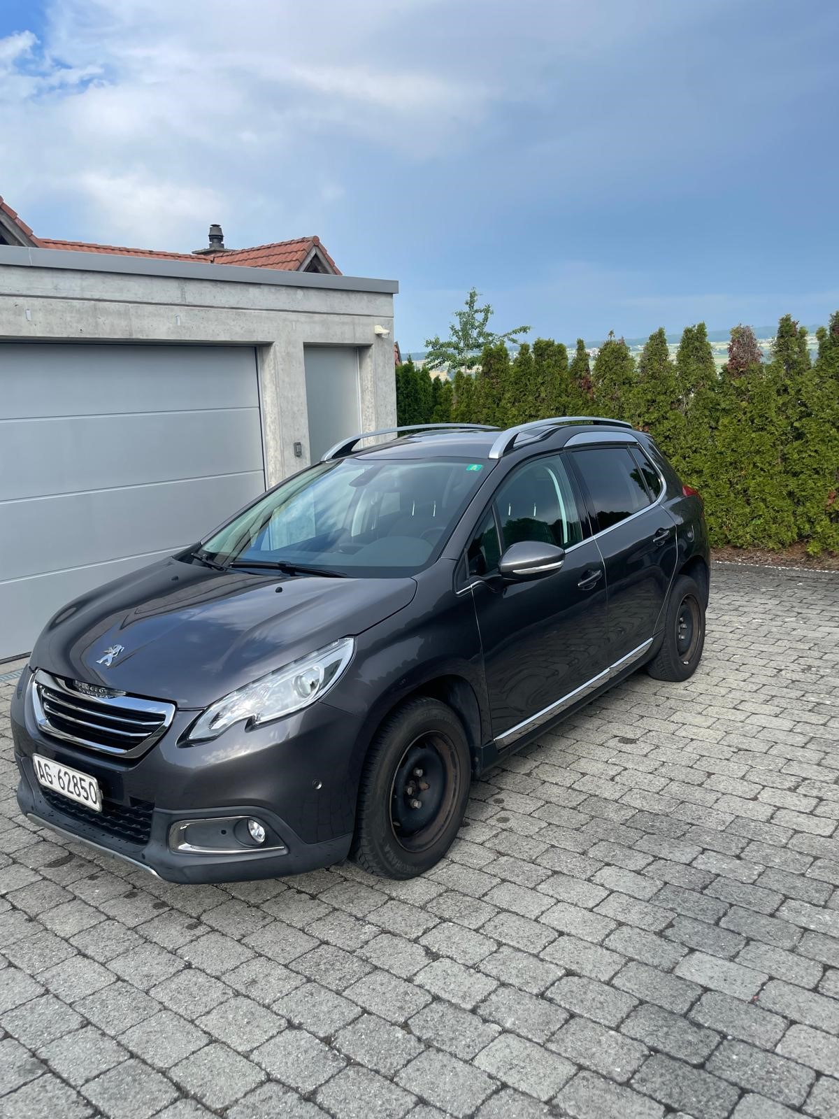 PEUGEOT 2008 1.6 e-HDi Allure