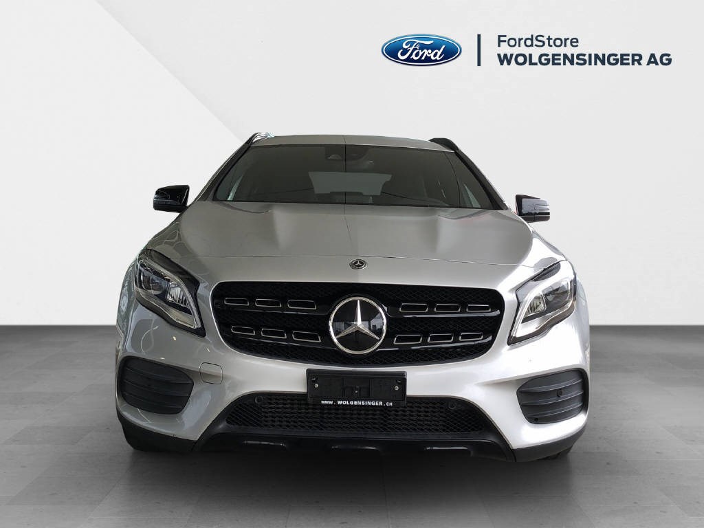 MERCEDES-BENZ GLA 250 AMG Line 4m