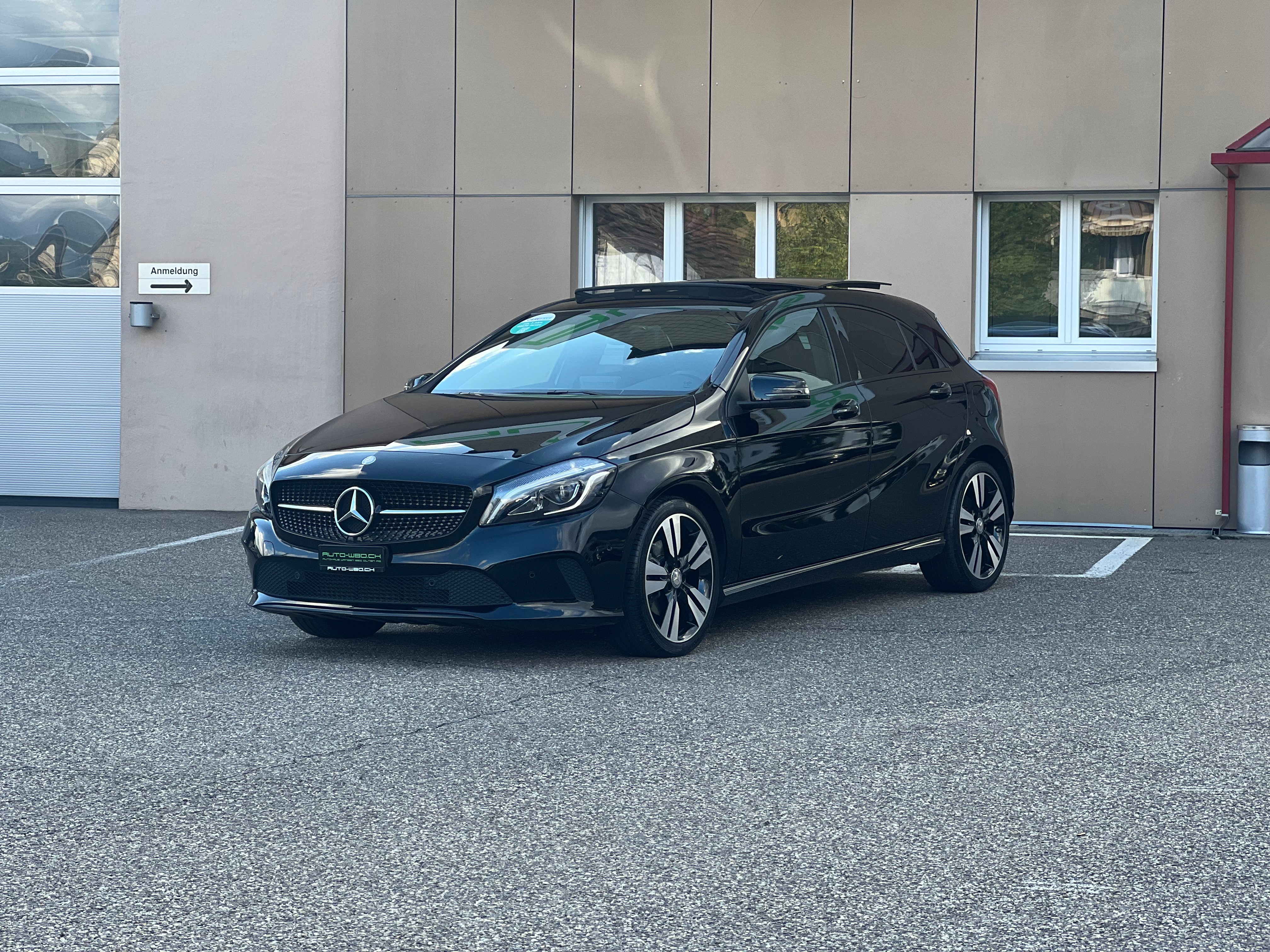 MERCEDES-BENZ A 180 Night Star 7G-DCT