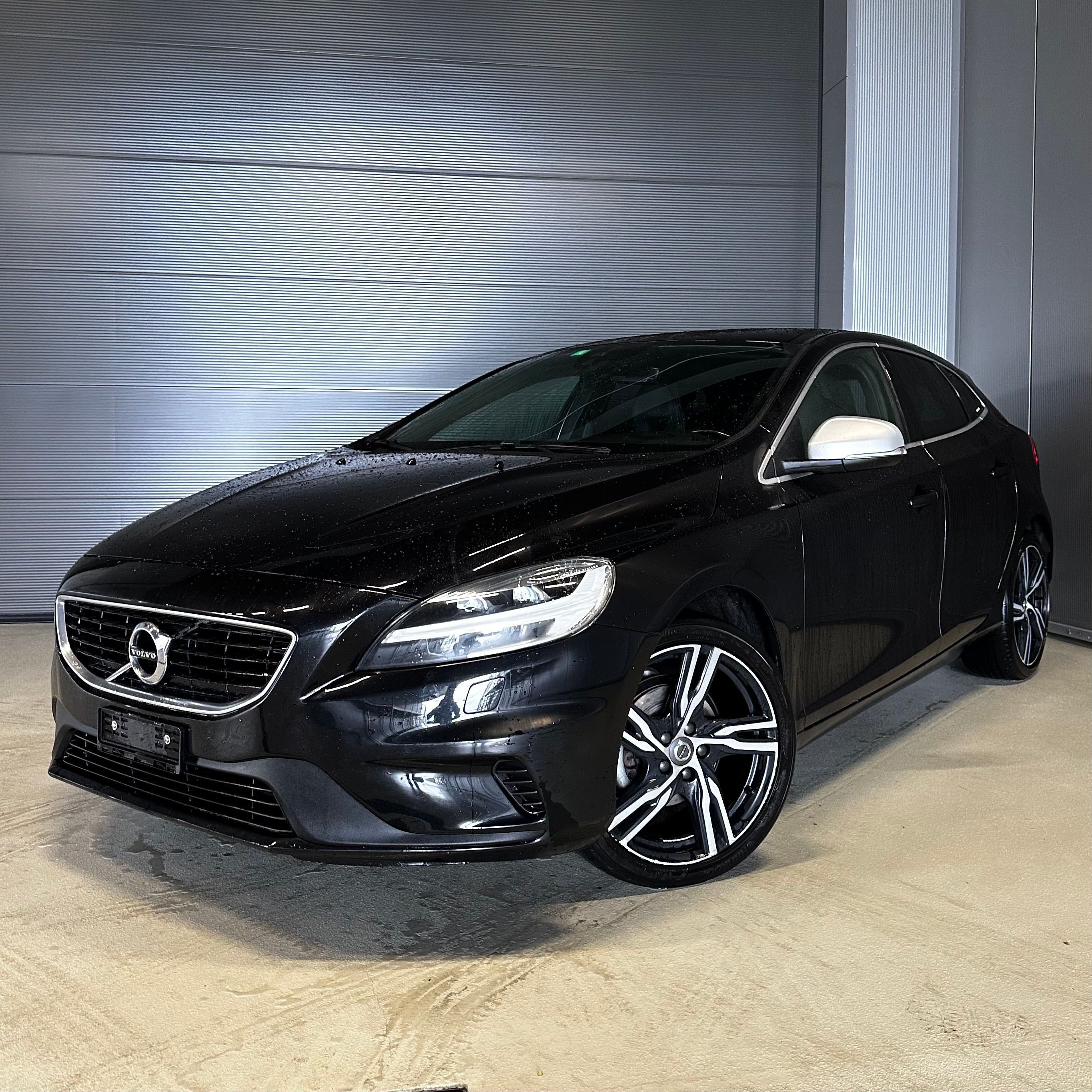 VOLVO V40 D2 R-Design