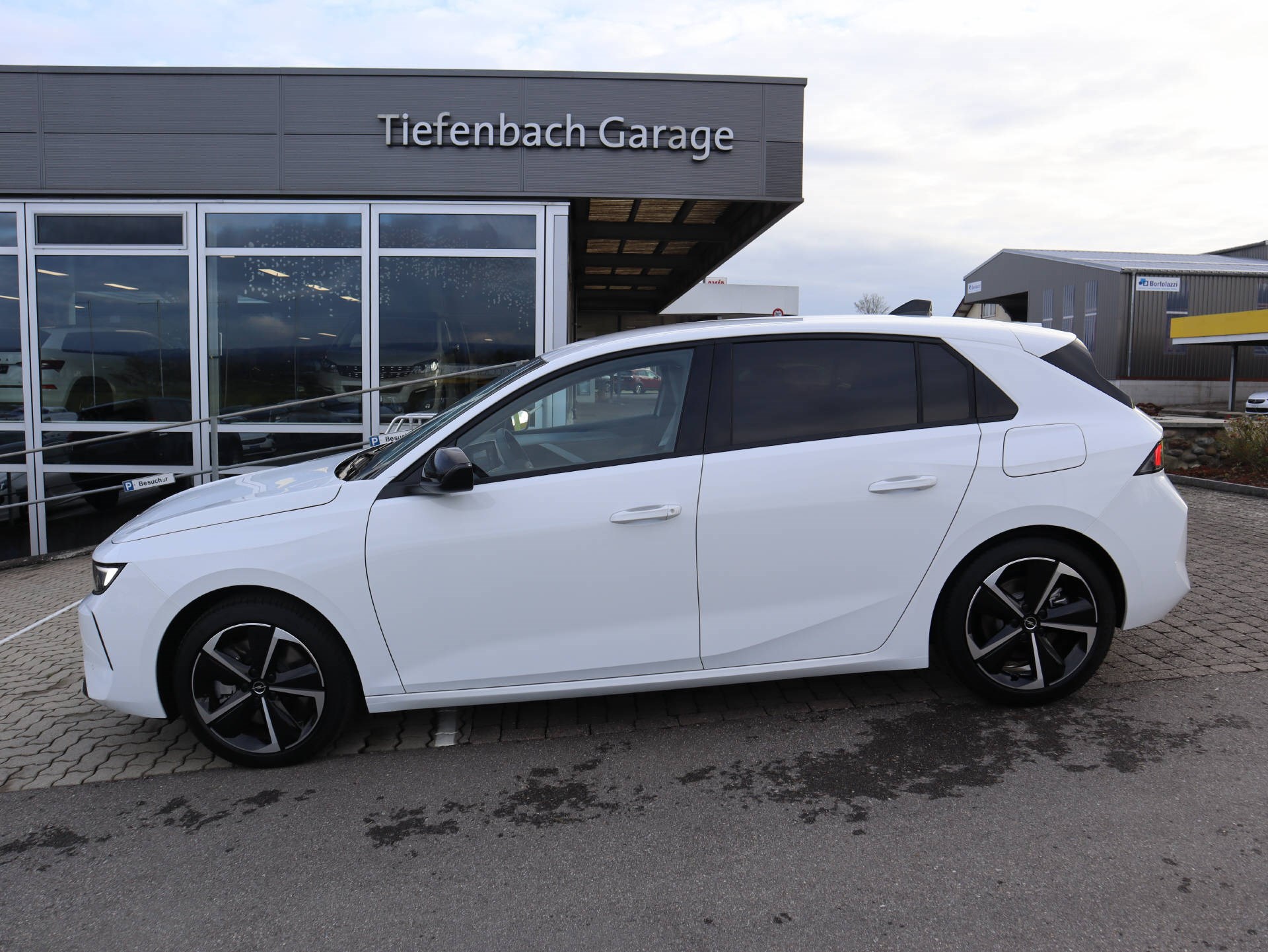 OPEL Astra L 1.6 T PHEV 180PS Swiss