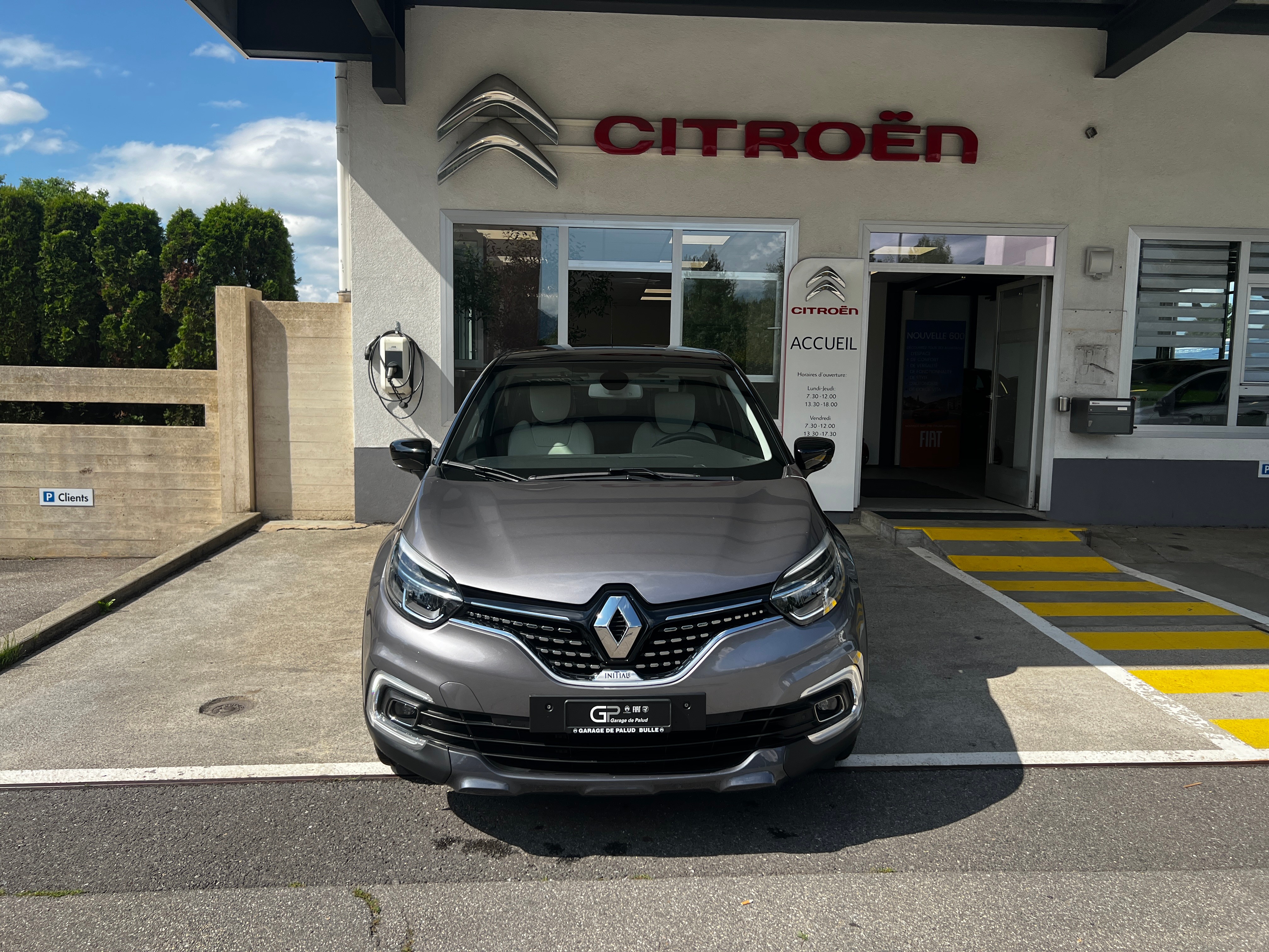 RENAULT Captur 1.3 T 16V Initiale Paris EDC