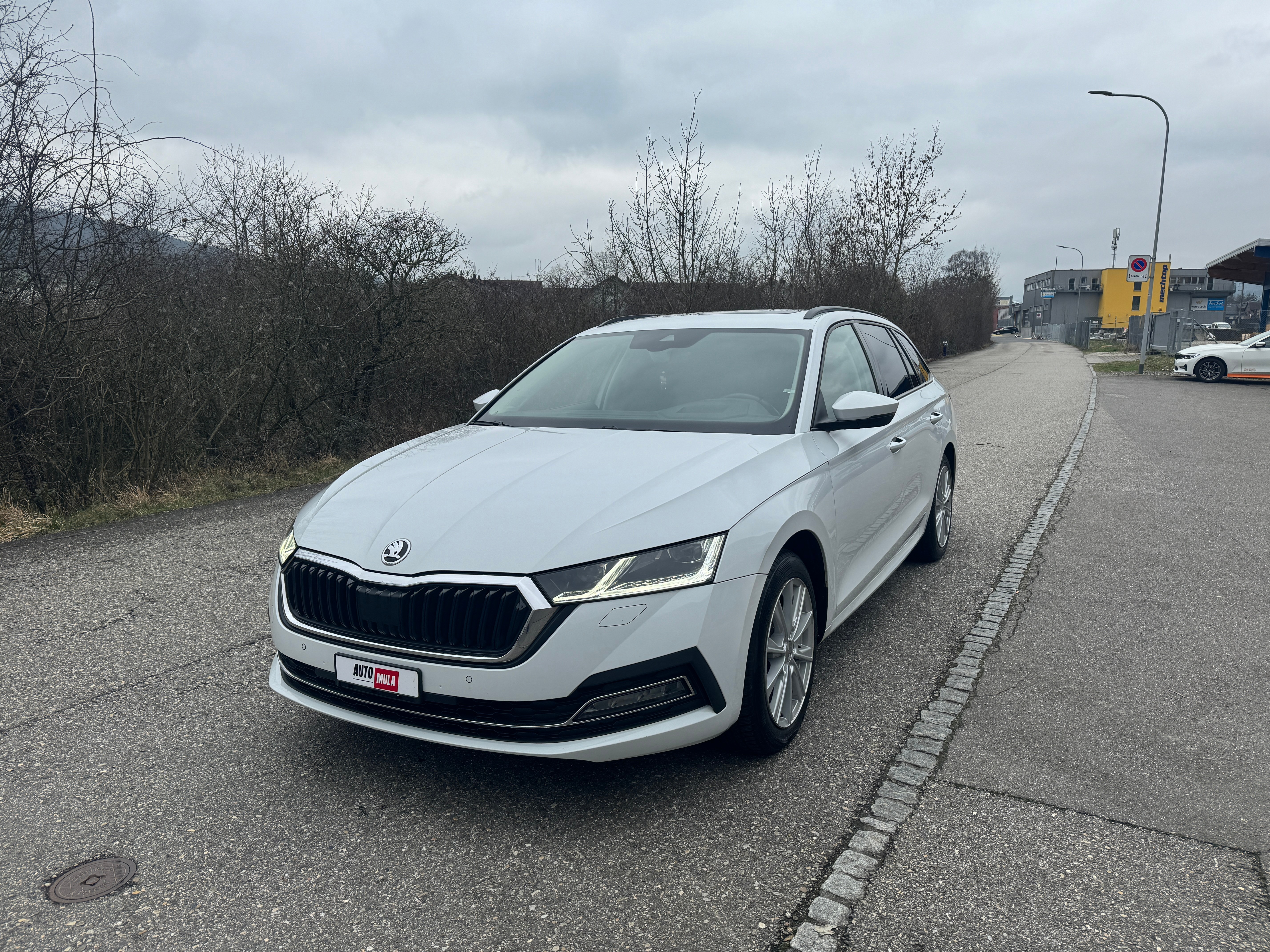 SKODA Octavia Combi 2.0 TDI DSG Ambition