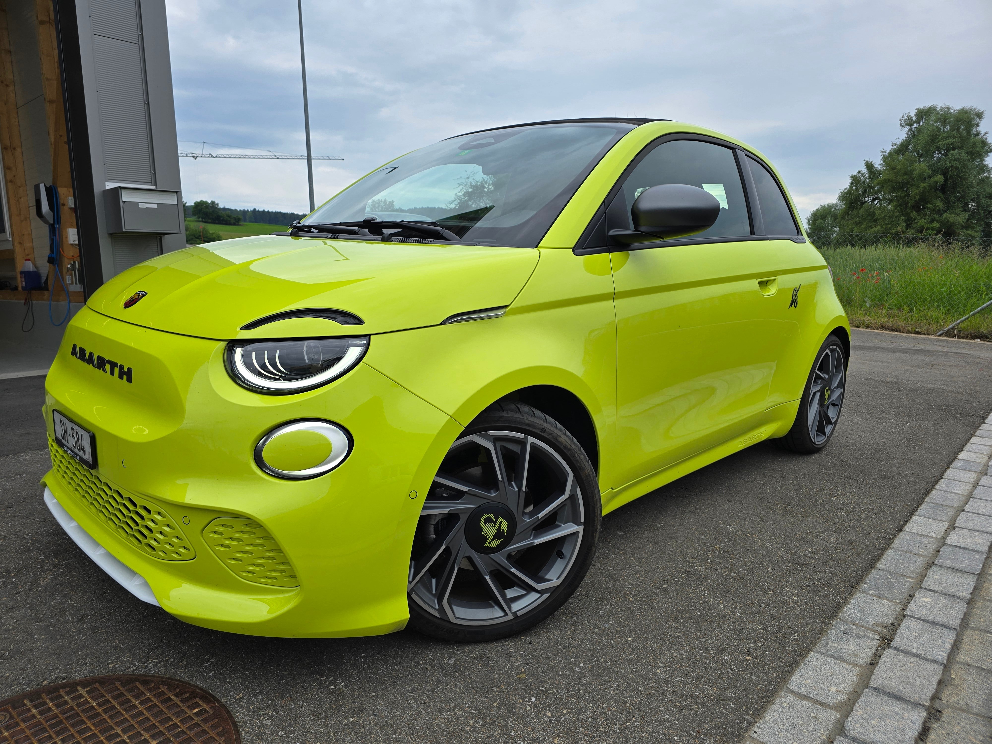 FIAT Abarth Cabrio 500e Scorpionissima