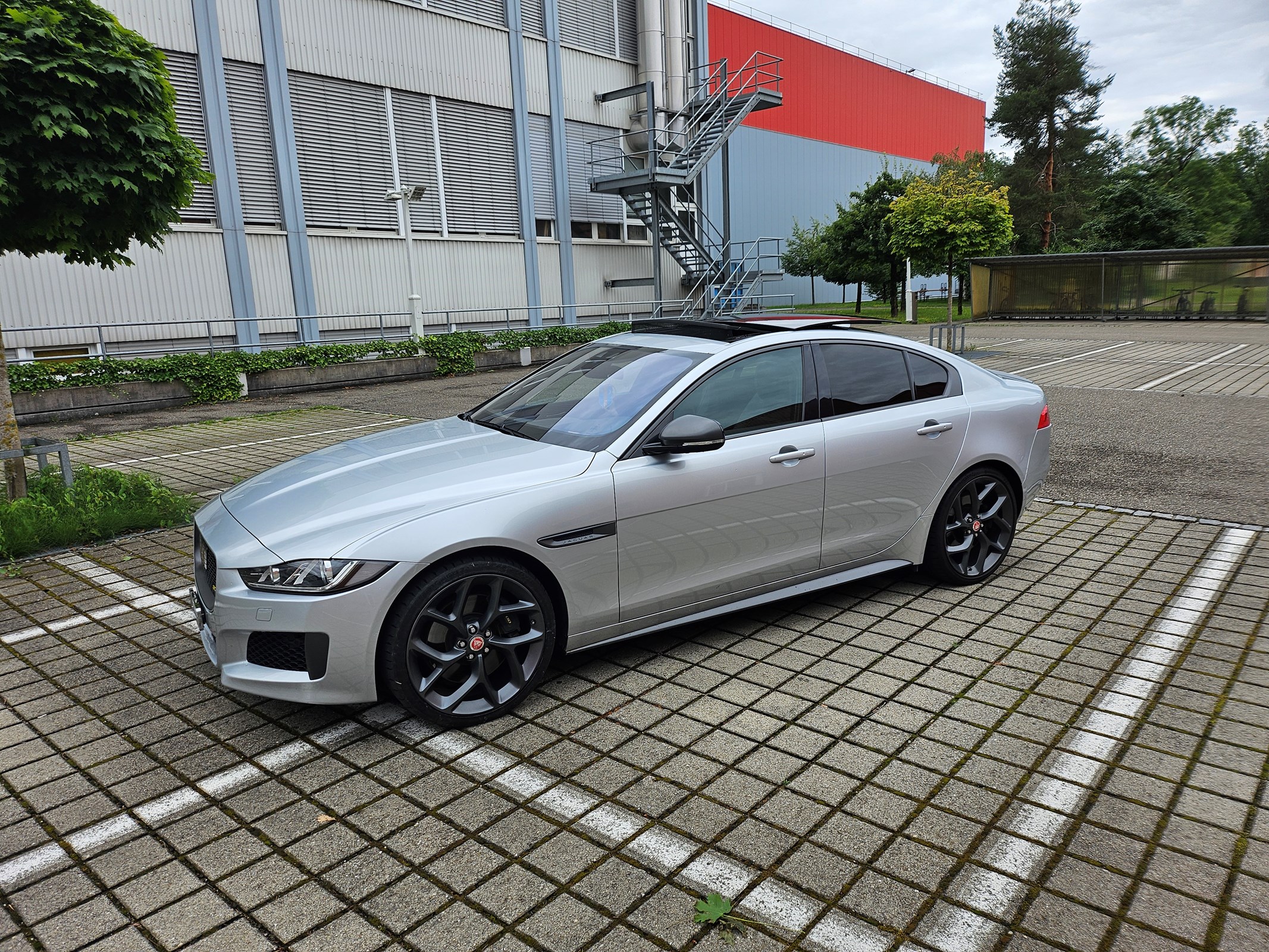 JAGUAR XE 30t 2.0 300 Sport AWD Automatic