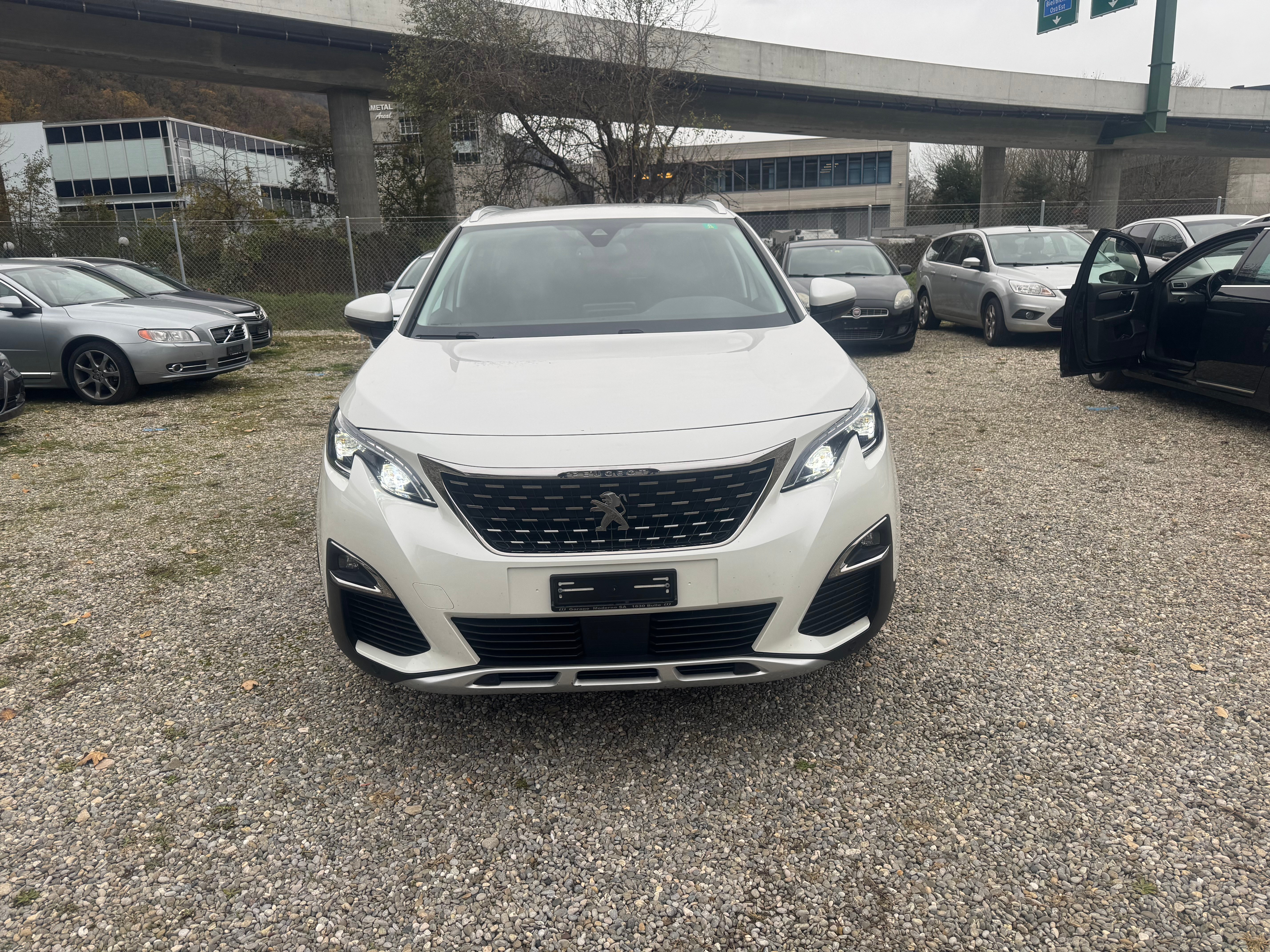 PEUGEOT 5008 1.2 Pure Tech Allure EAT8