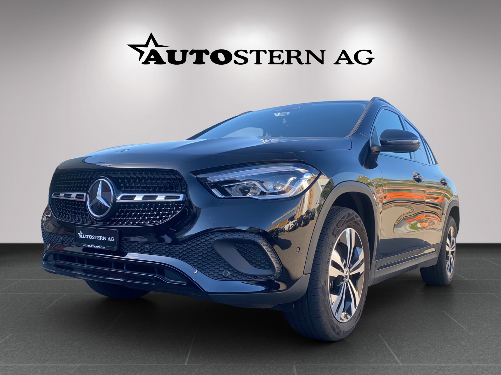 MERCEDES-BENZ GLA 200 Progressive 7G-DCT