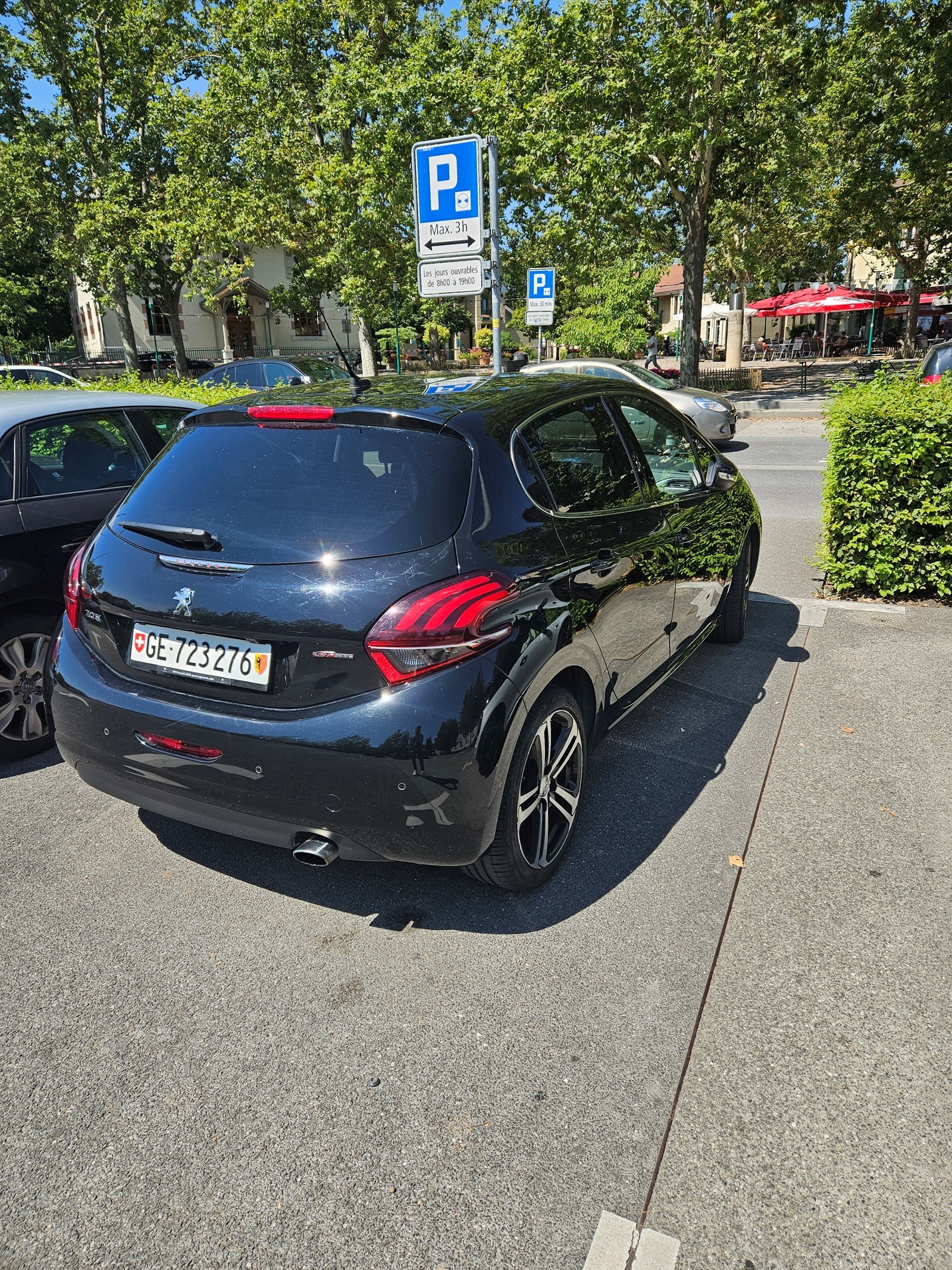 PEUGEOT 208 1.2 PureTech GT Line