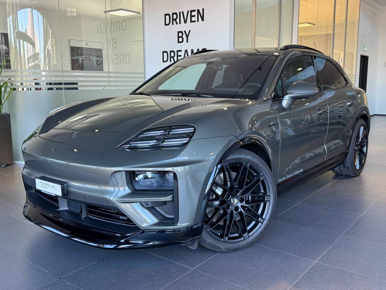 PORSCHE MACAN Turbo