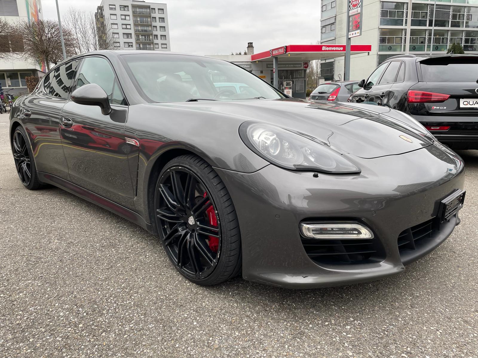 PORSCHE Panamera GTS 4.8 PDK