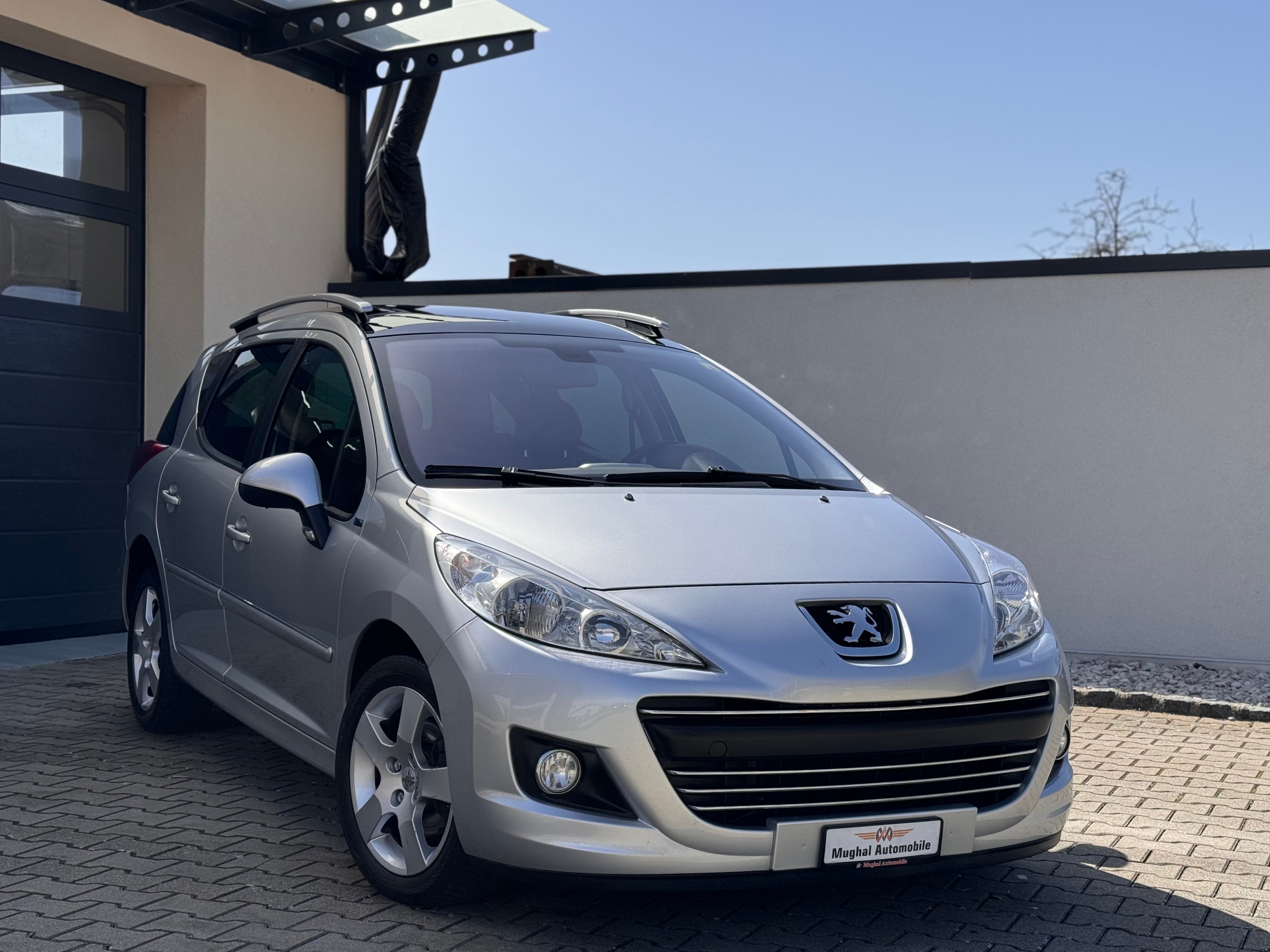 PEUGEOT 207 SW 1.6 16V Trendy Automatic