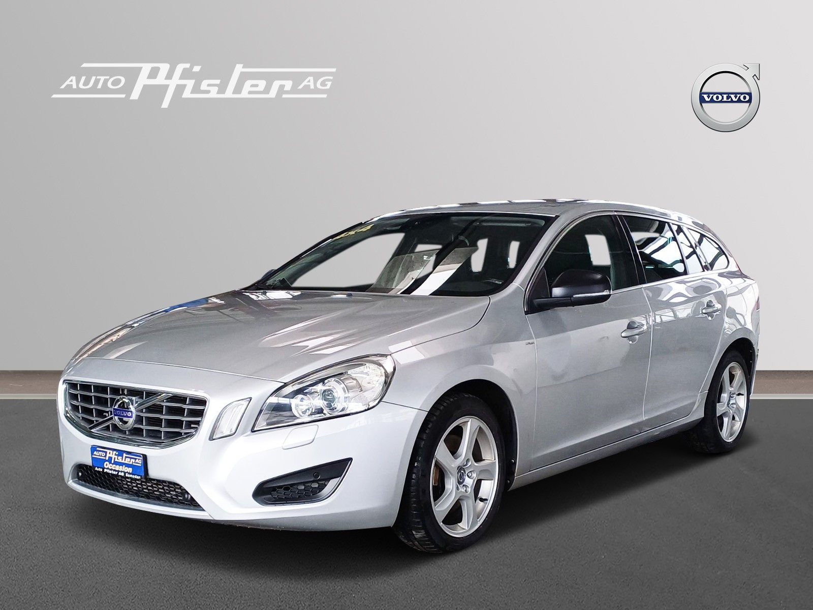 VOLVO V60 D5 Momentum Geartronic