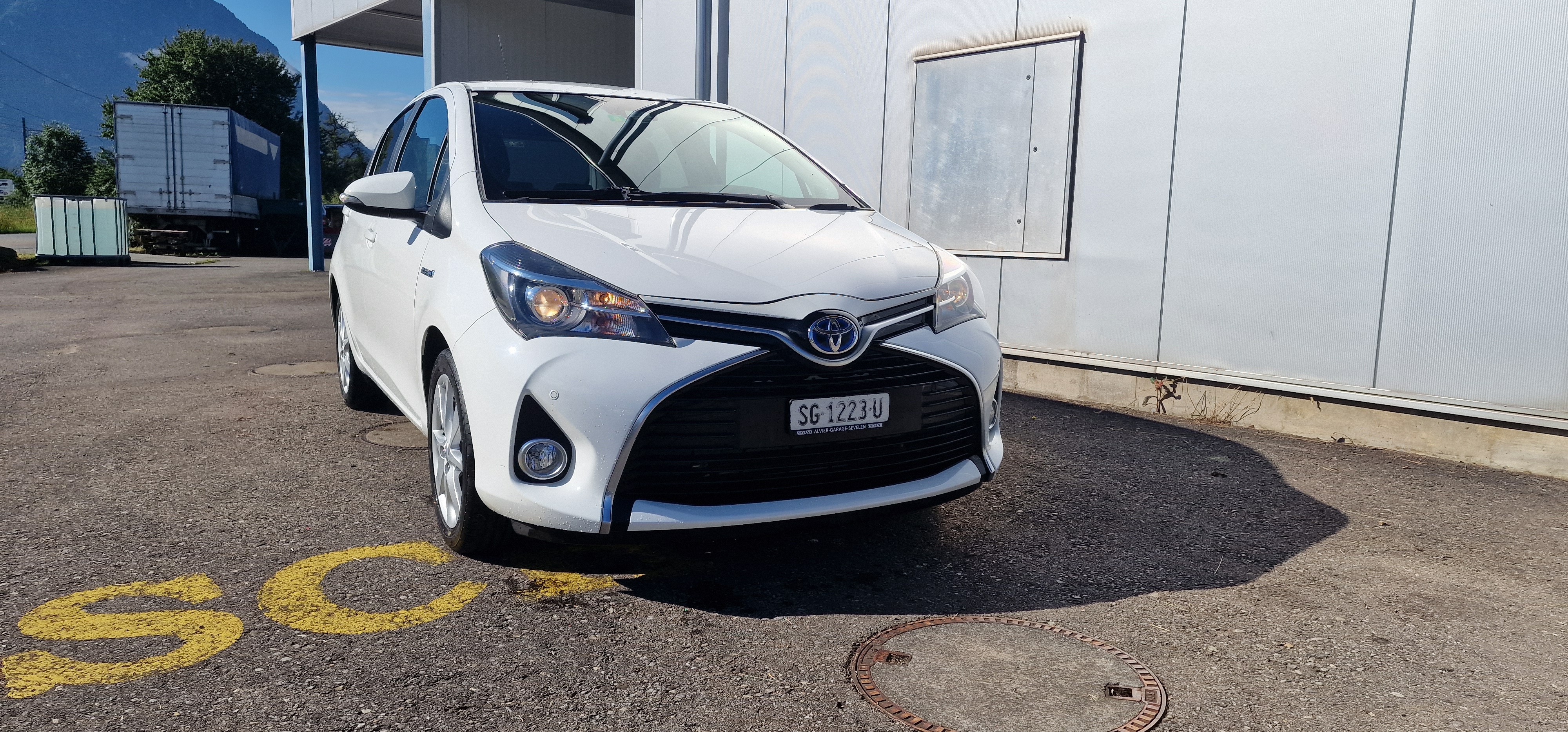 TOYOTA Yaris 1.5 VVT-i Hybrid Trend e-CVT