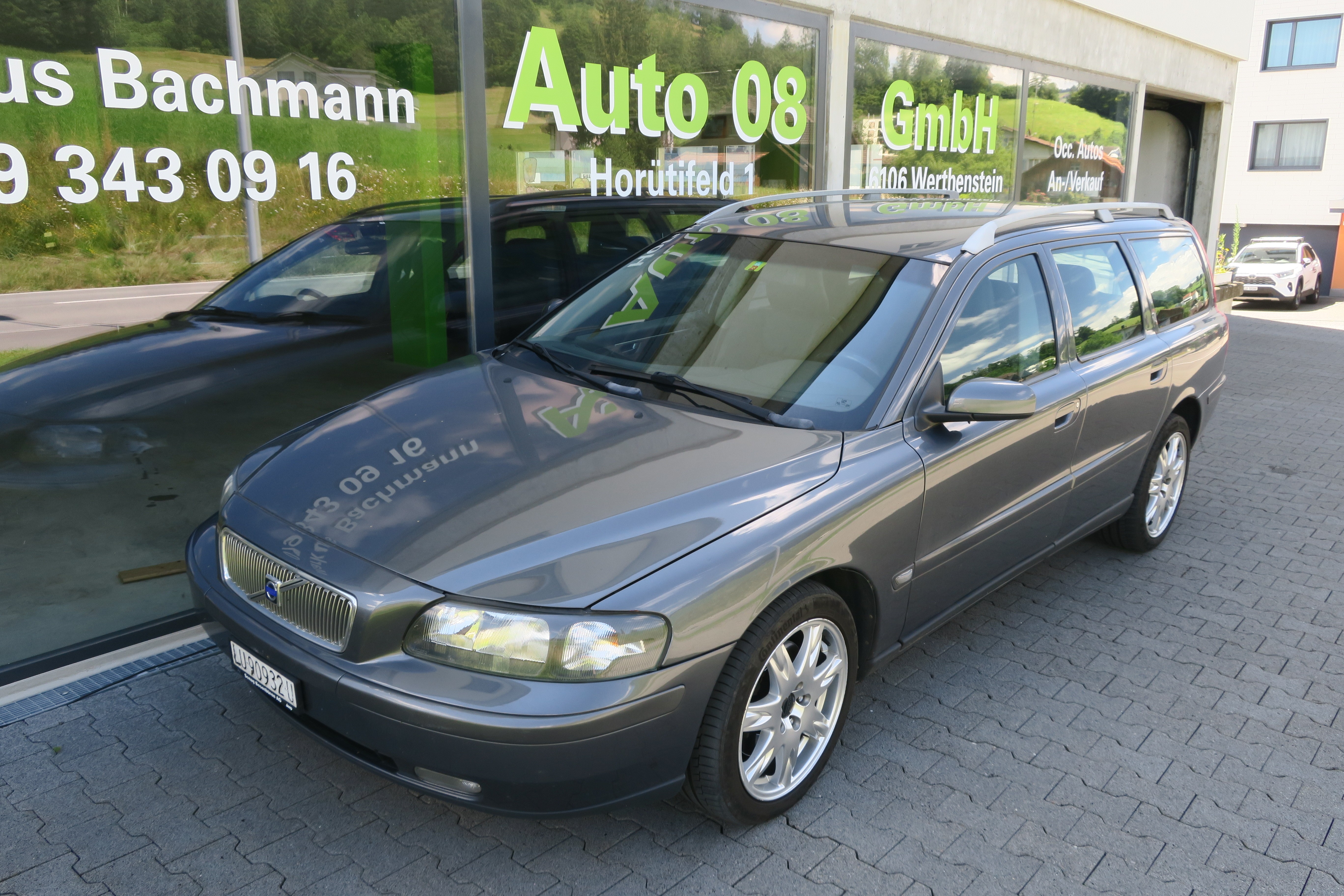 VOLVO V70 2.0T Titanium Edition