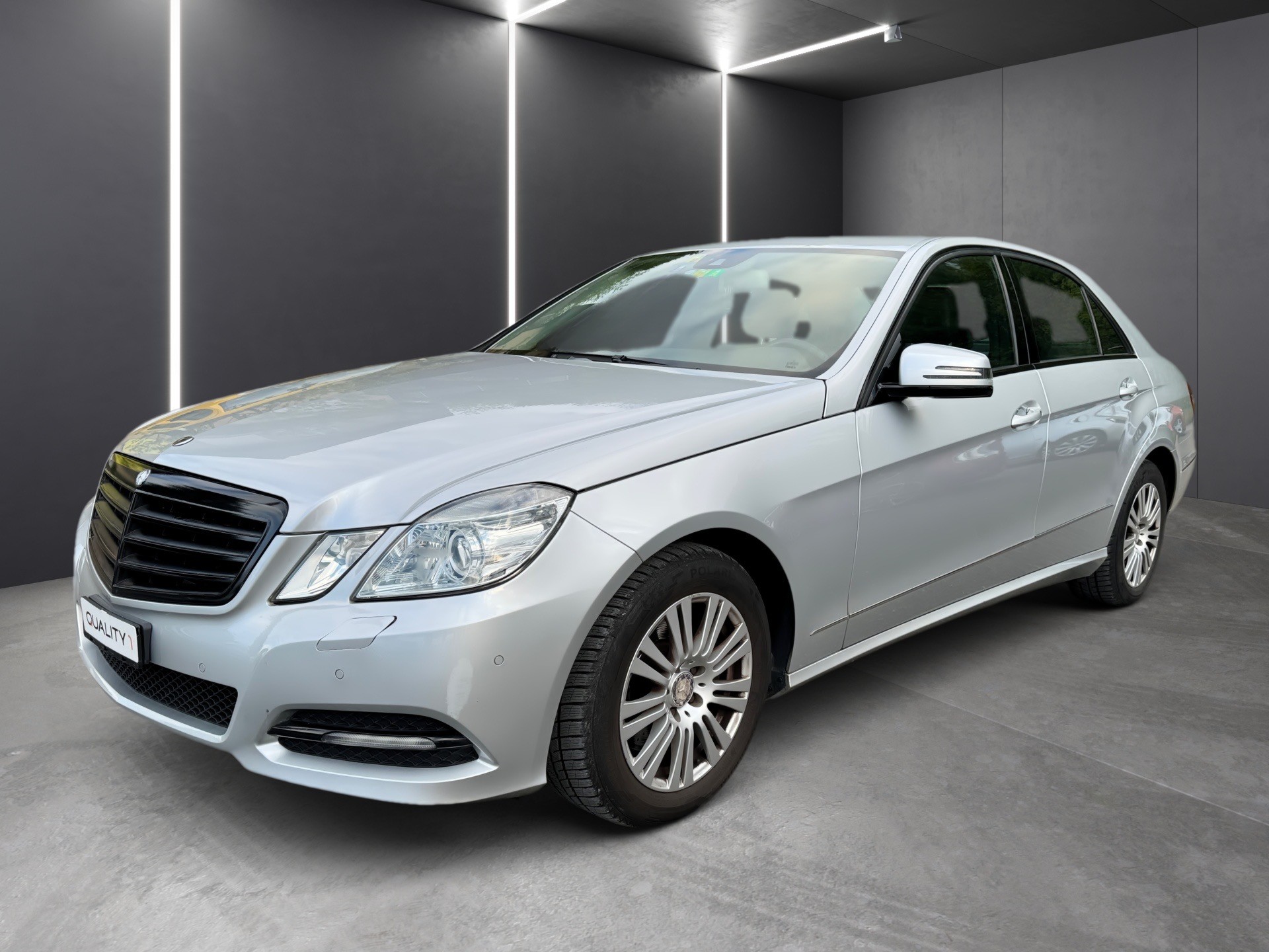 MERCEDES-BENZ E 200 CGI BlueEfficiency Automatic