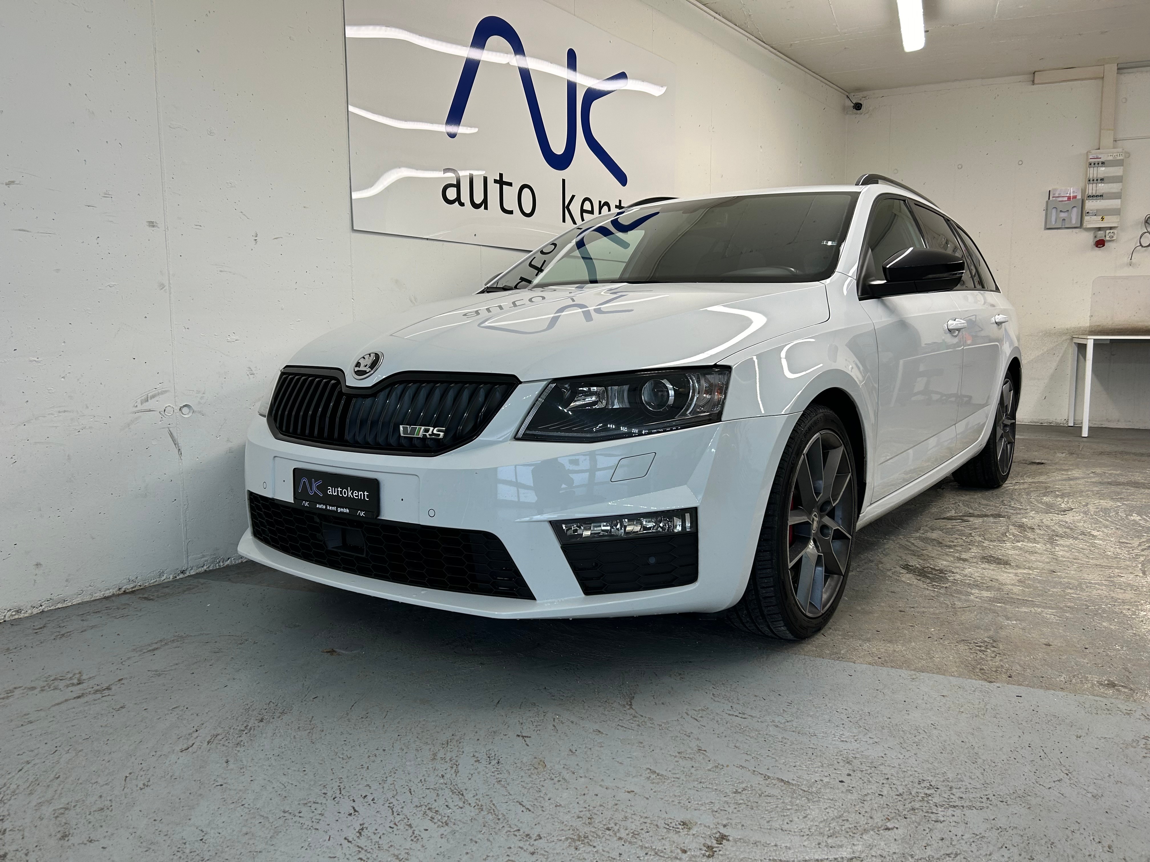 SKODA Octavia Combi 2.0 TSI RS DSG