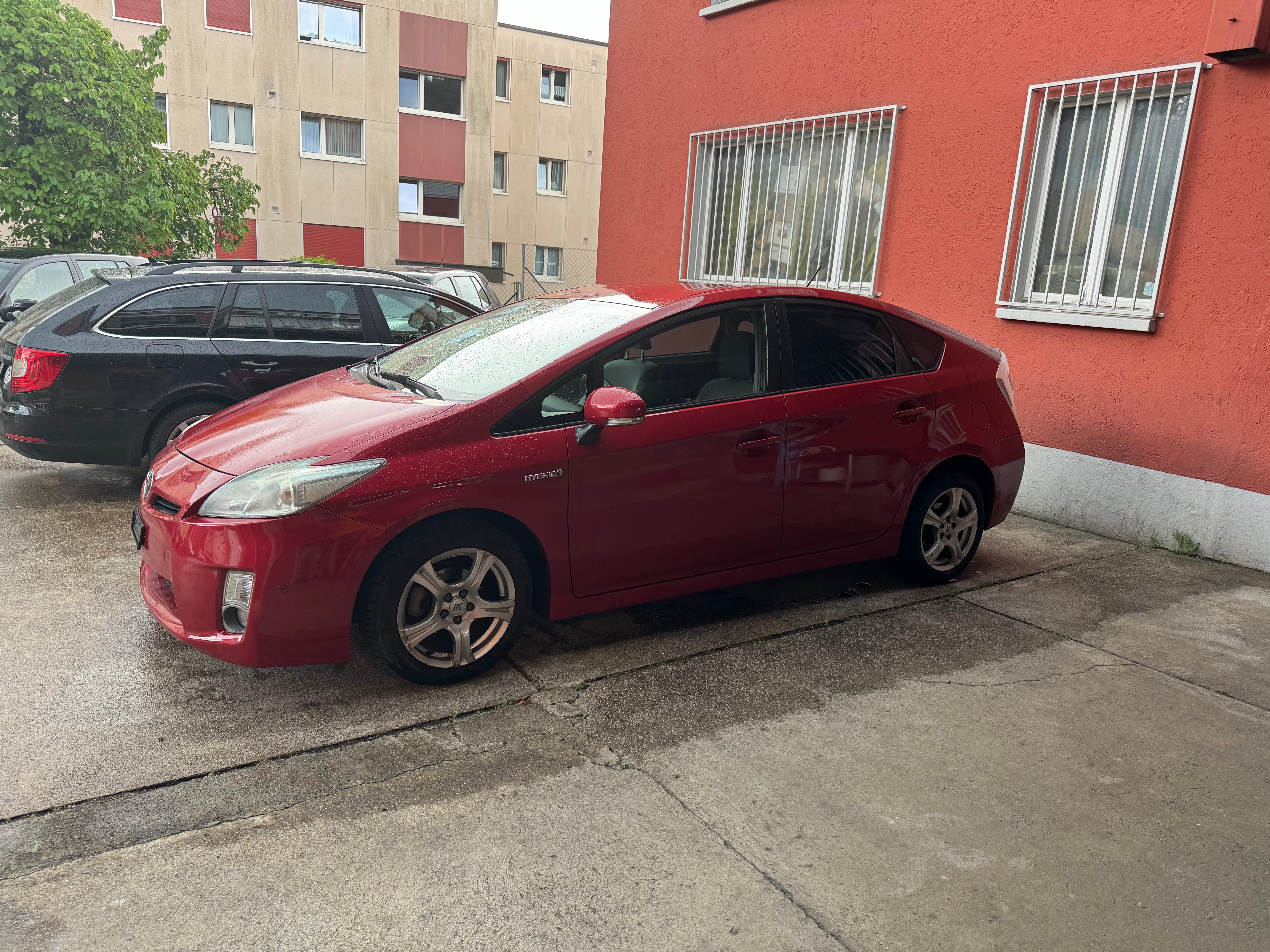 TOYOTA Prius 1.8 16V HSD Sol