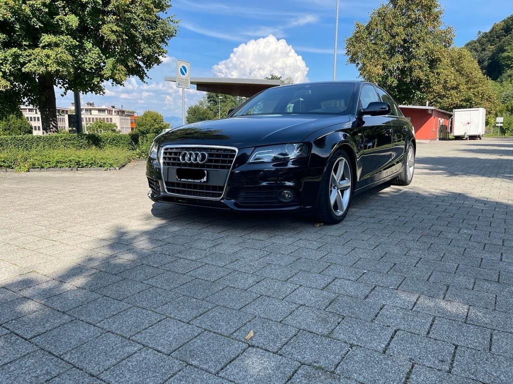 AUDI A4 2.0 TDI S-Line 143ps