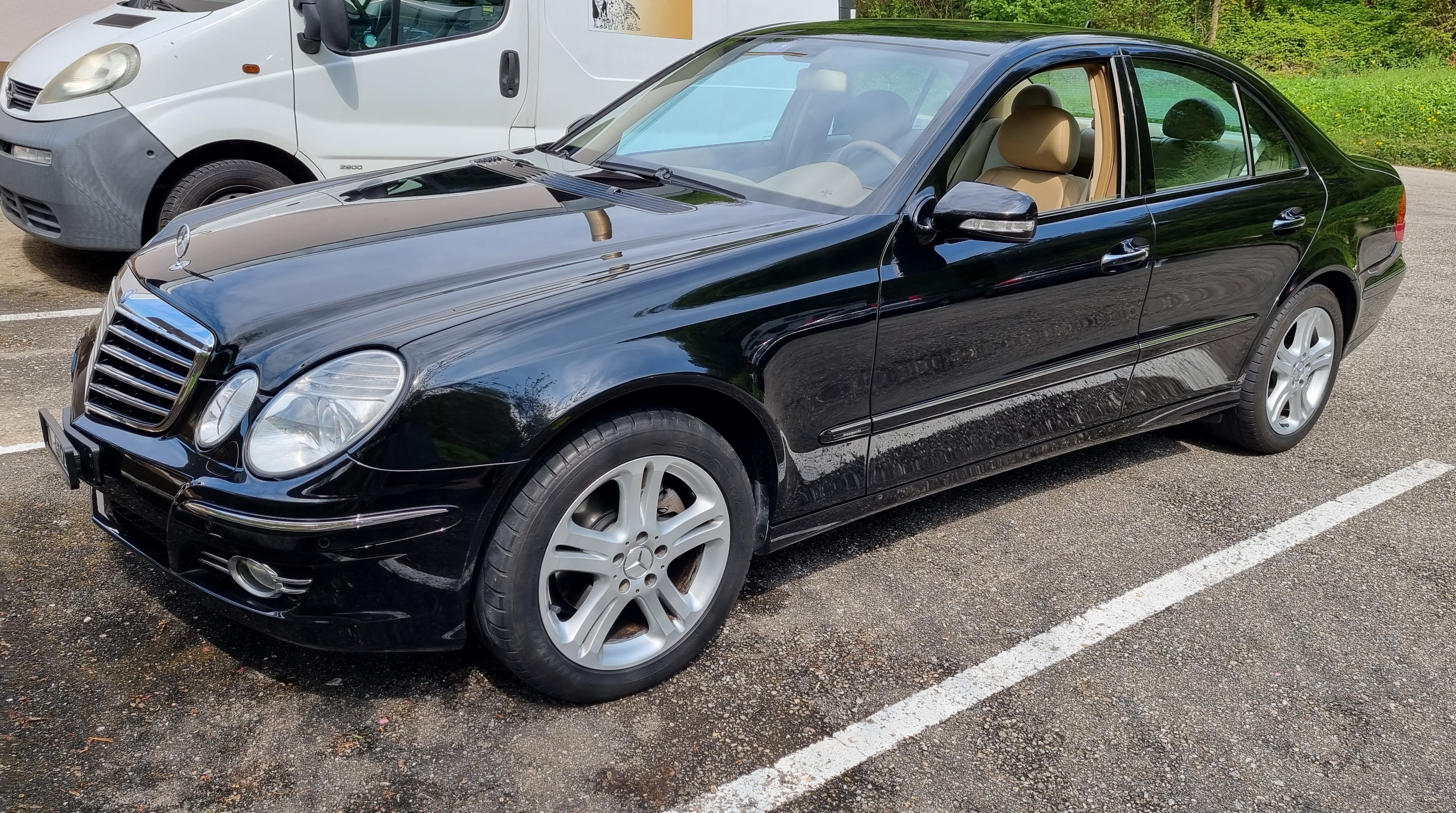 MERCEDES-BENZ E 350 Avantgarde 4Matic Automatic