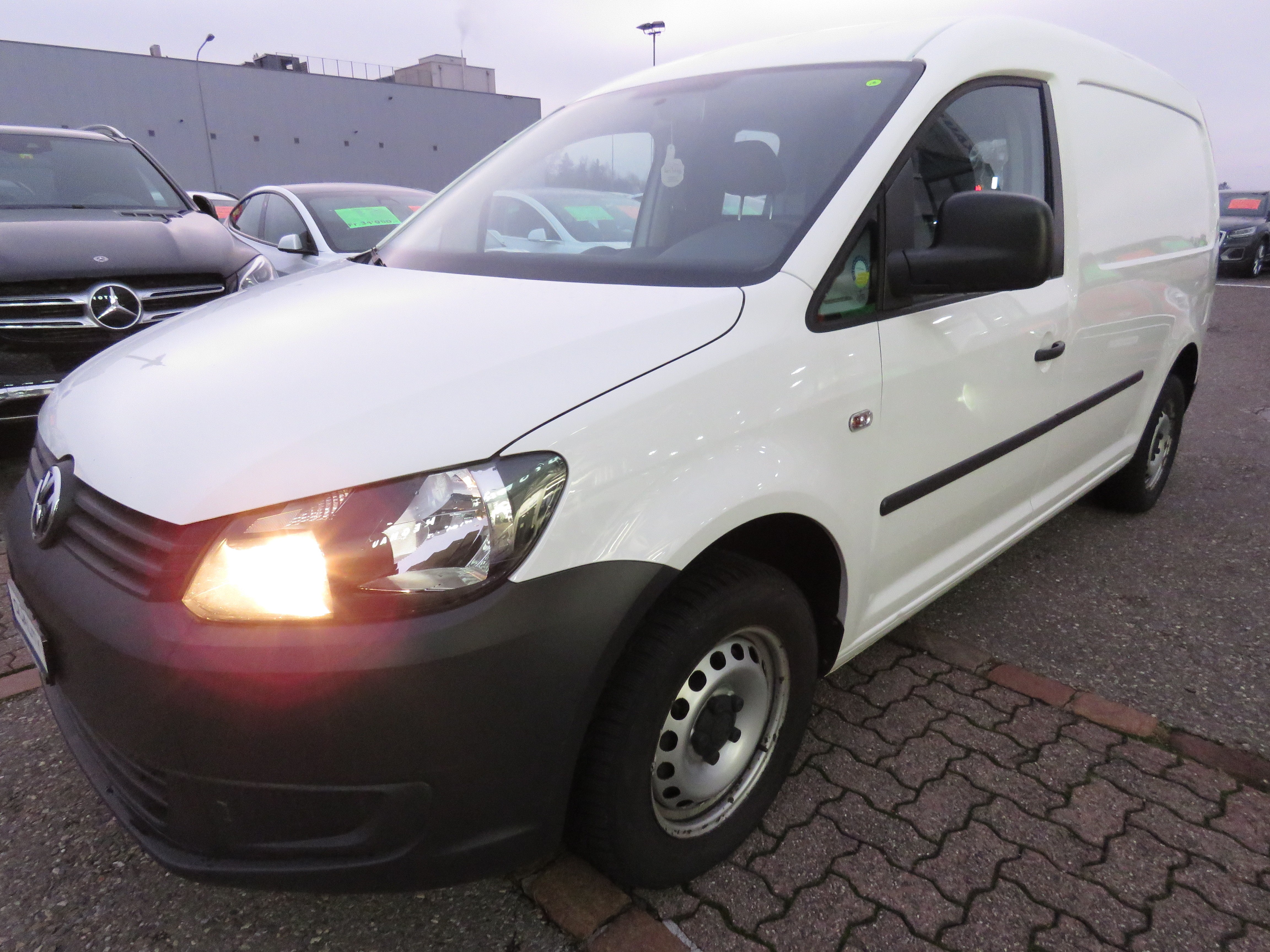 VW Caddy Maxi 1.6 TDI Entry (NL 647 kg, AHK 1.5 t)