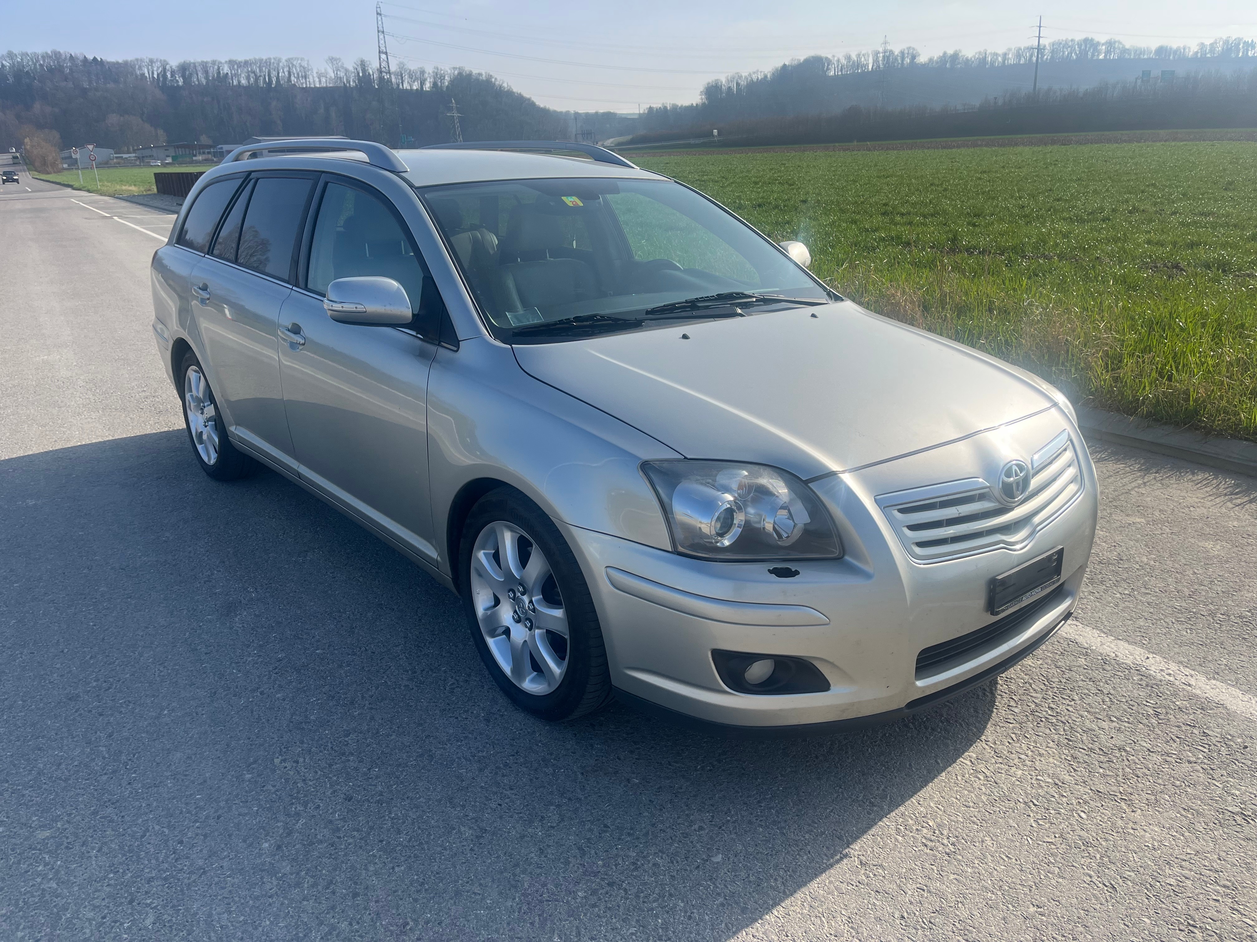 TOYOTA AVENSIS 2.4