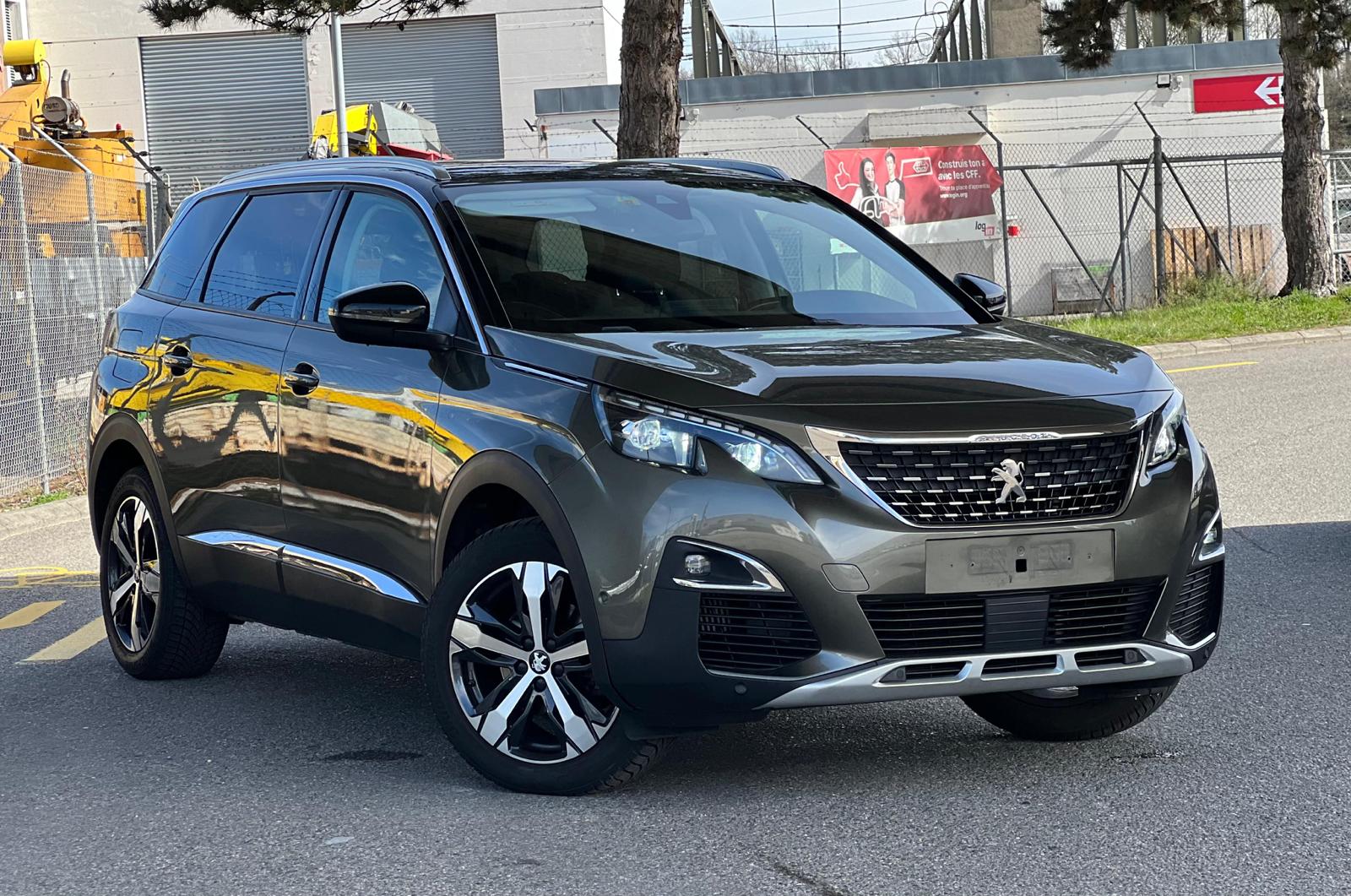 PEUGEOT 5008 1.2 Pure Tech Active