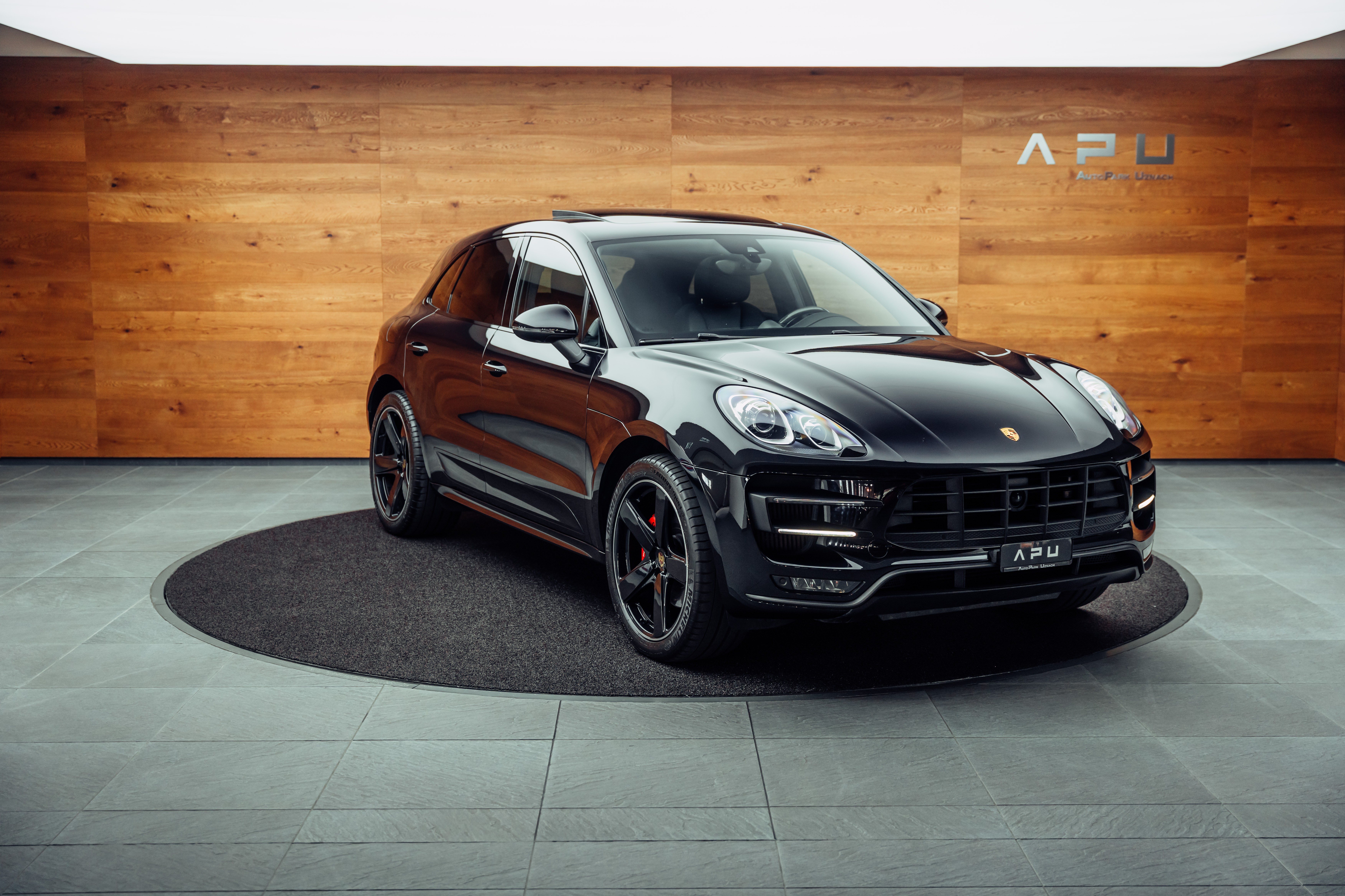 PORSCHE Macan Turbo PDK