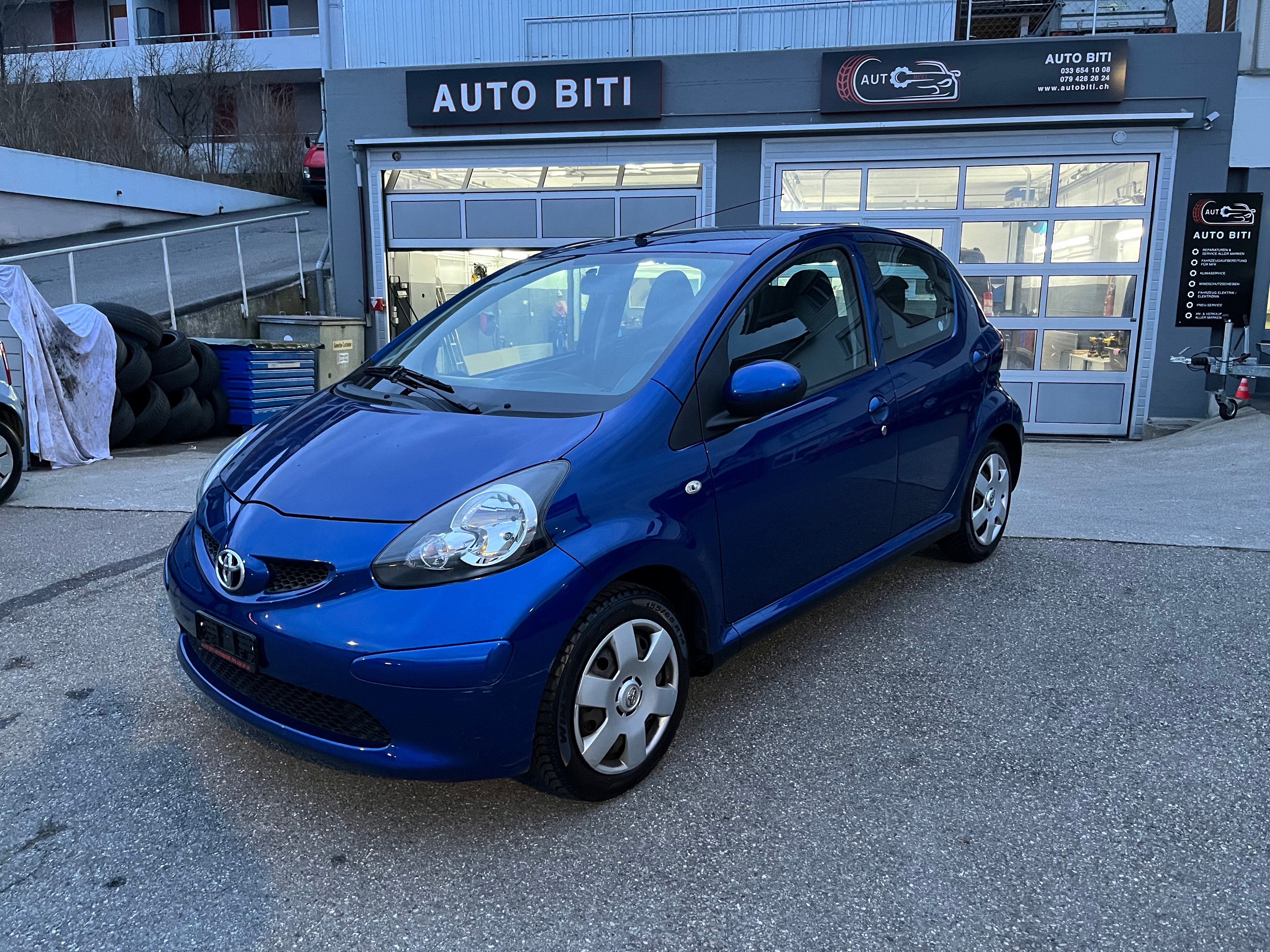 TOYOTA Aygo 1.0 Linea Luna Cool