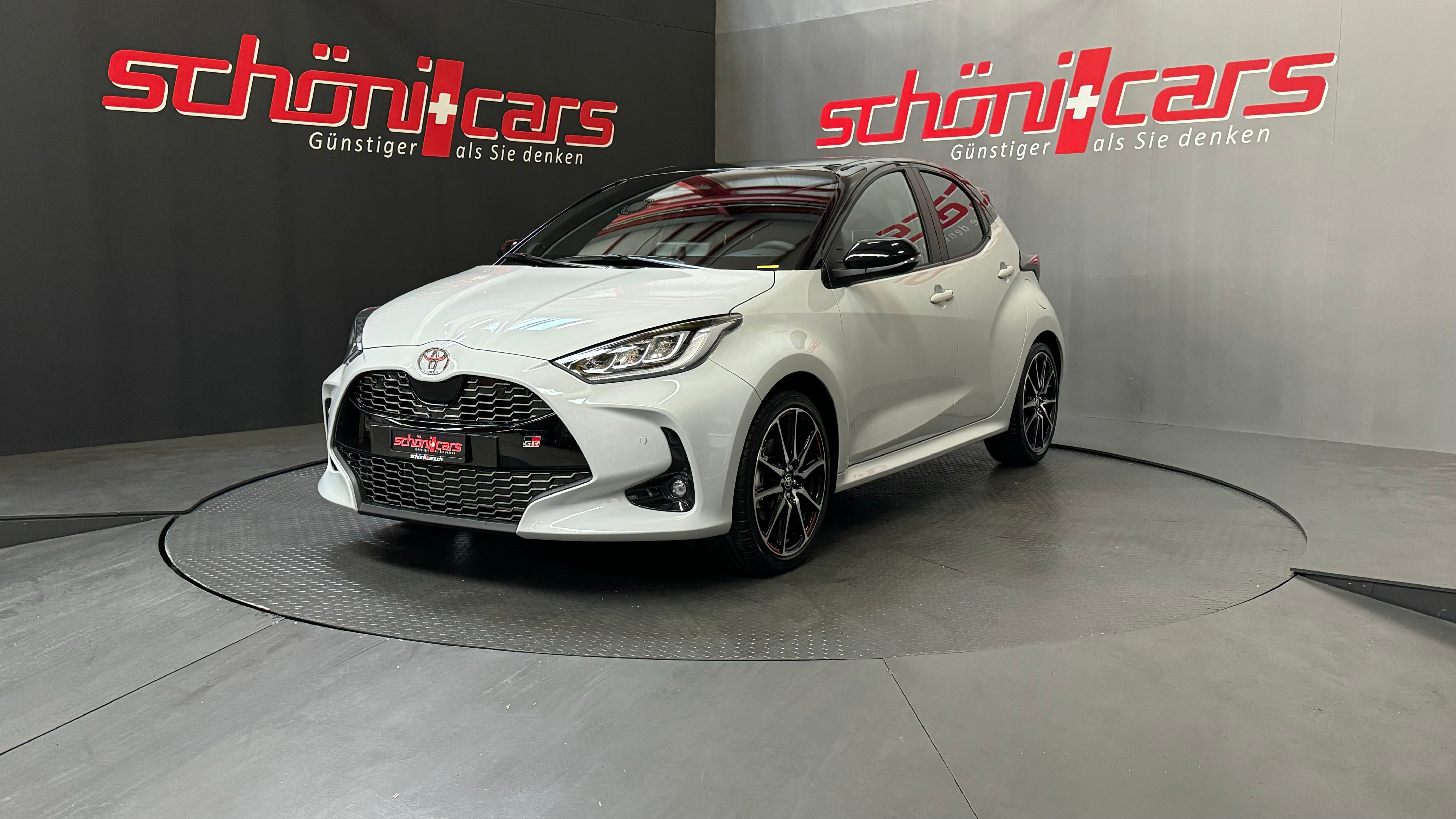 TOYOTA Yaris 1.5 GR Sport e-CVT 2024